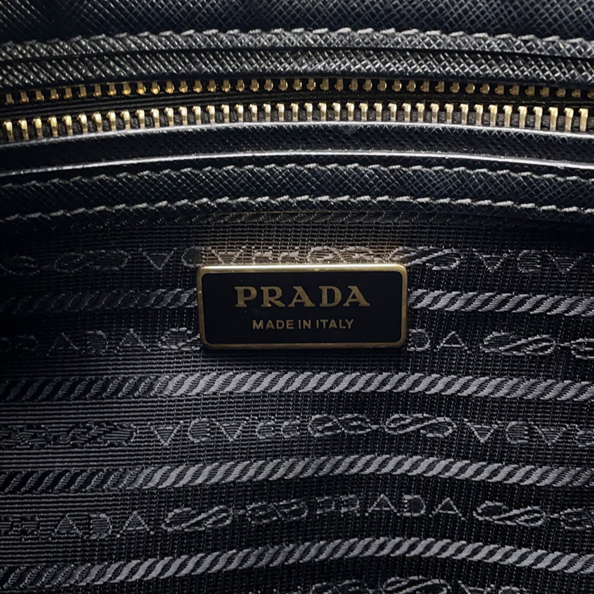 Prada Black Leather Handbag Shoulder Bag (Pre-Owned)