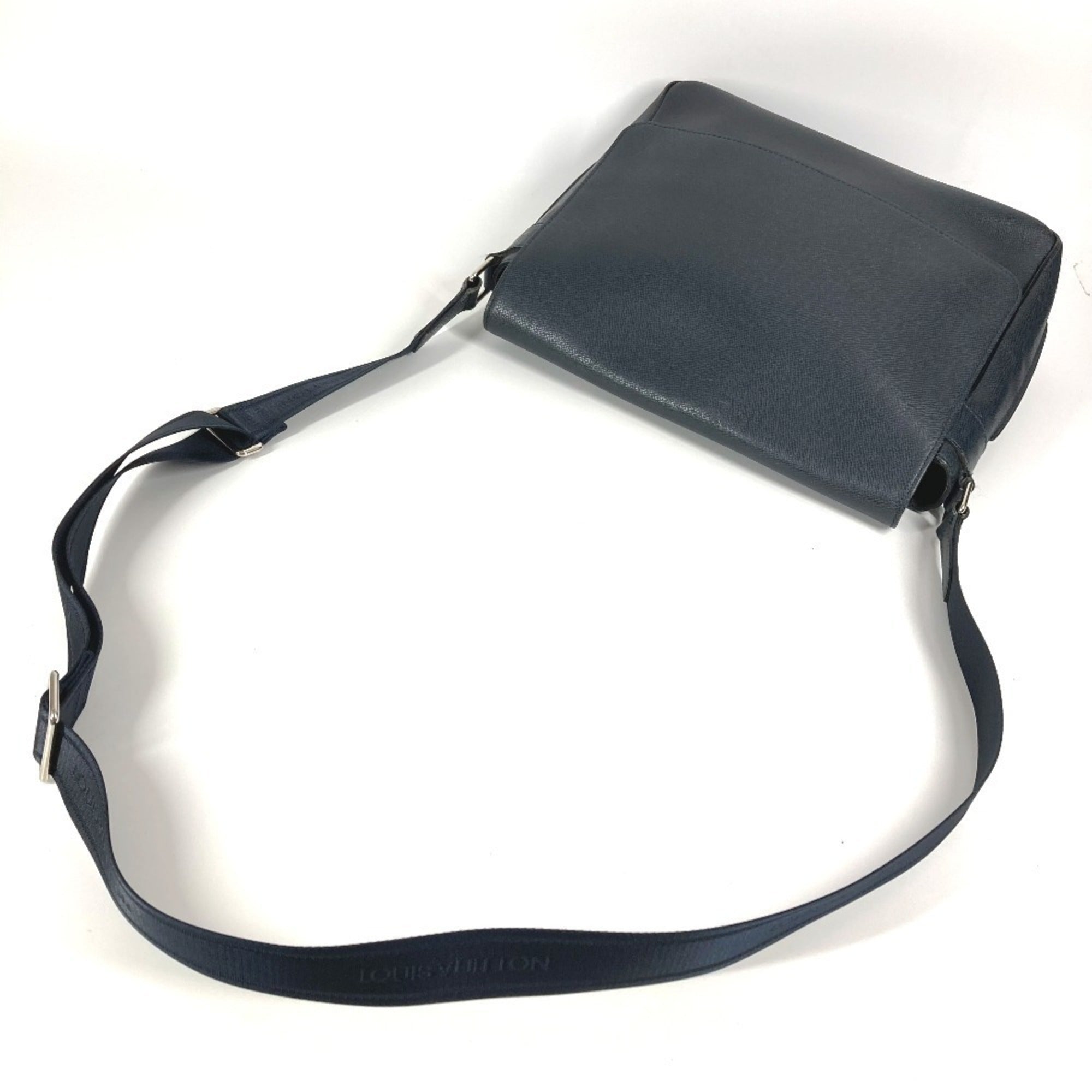 Louis Vuitton Boreal Galle Navy Taiga Leather Messenger Bag Shoulder Bag (Pre-Owned)