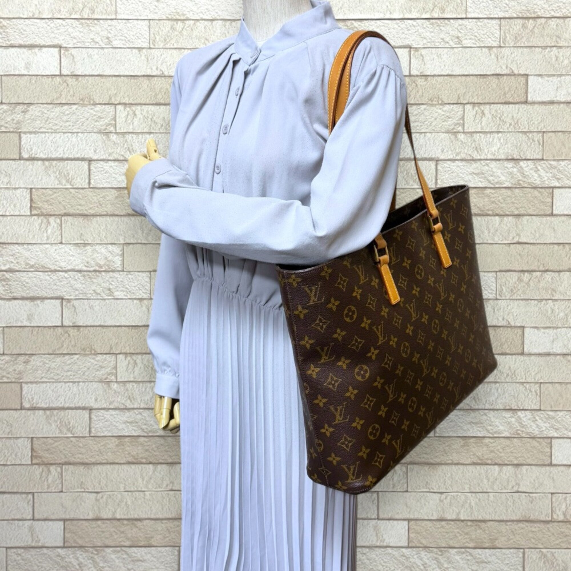 Louis Vuitton Brown Monogram Tote Bag (Pre-Owned)