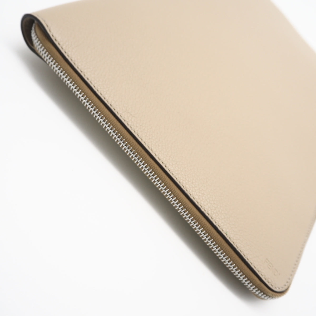 Fendi Beige Leather Clutch Bag (Pre-Owned)
