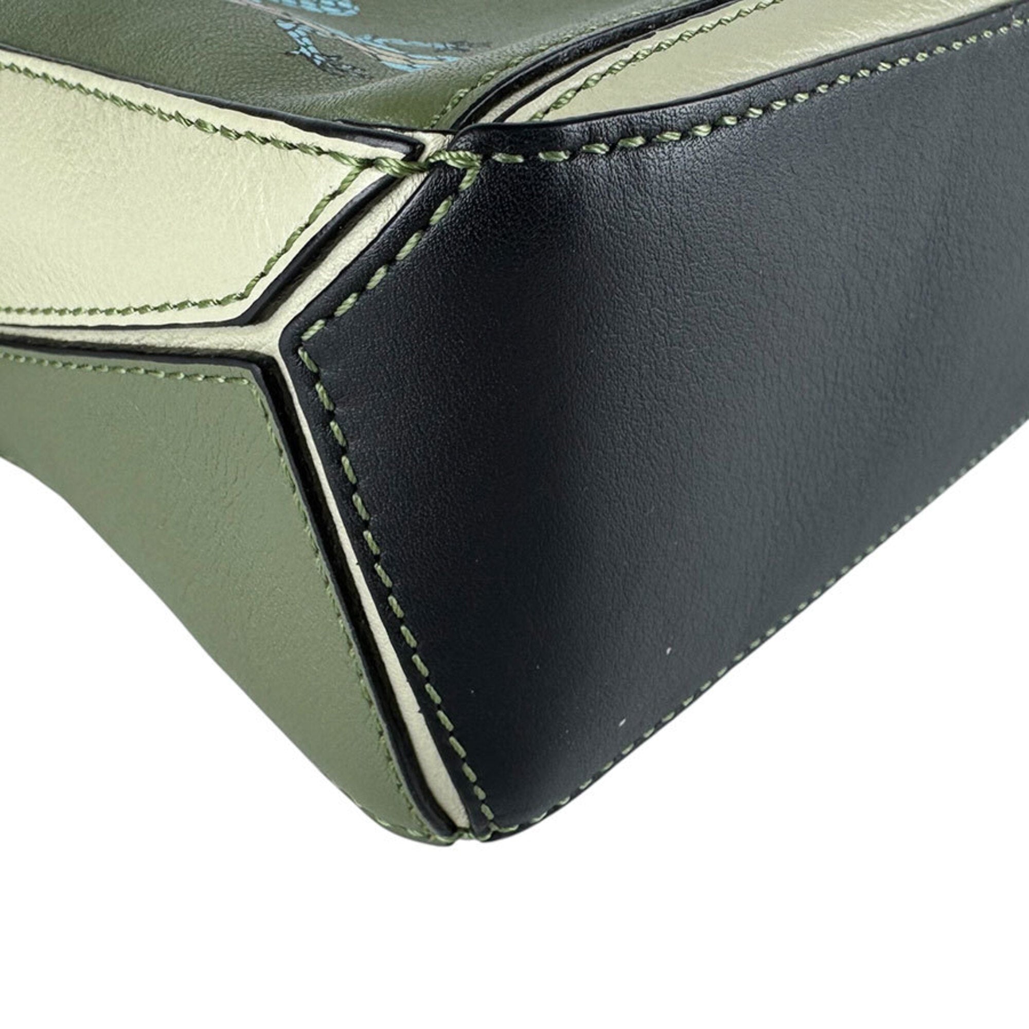 Loewe Green Leather Shoulder Bag (Pre-Owned)