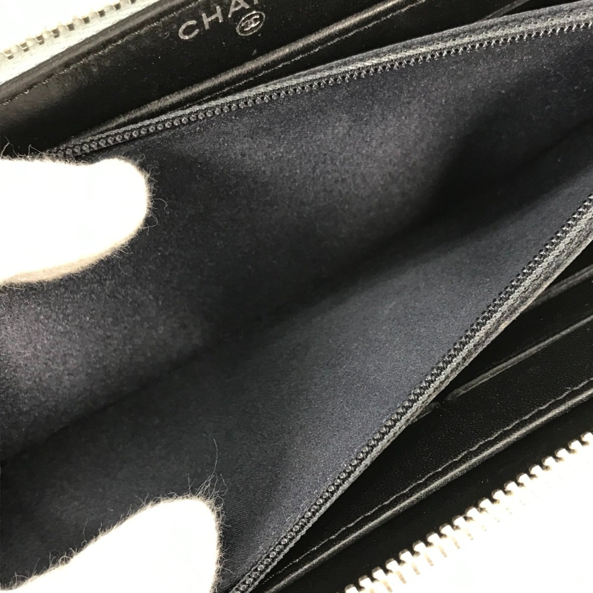 Chanel Black Leather Long Wallet (Bi-Fold) (Pre-Owned)