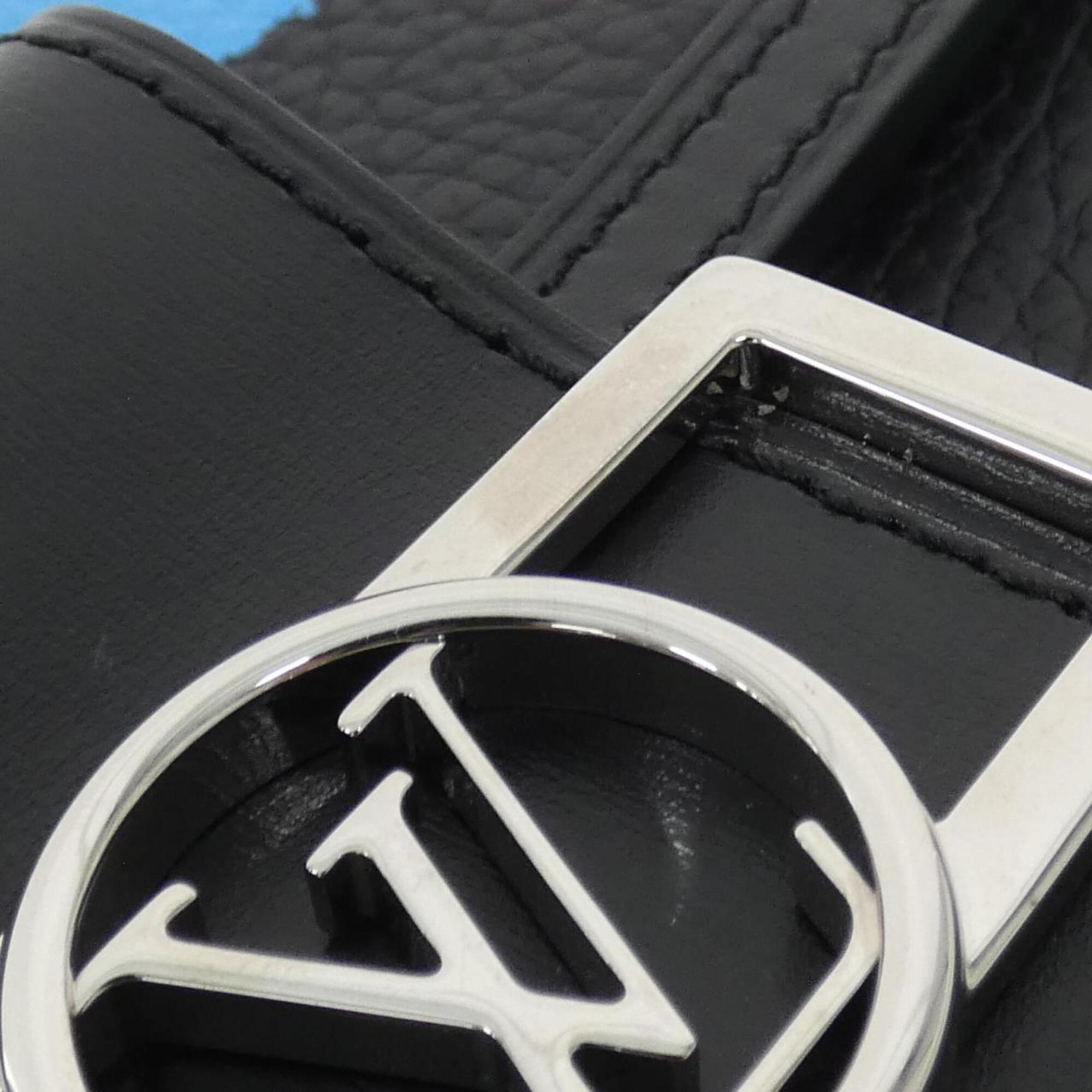 Louis Vuitton Black Leather Shoulder Bag (Pre-Owned)