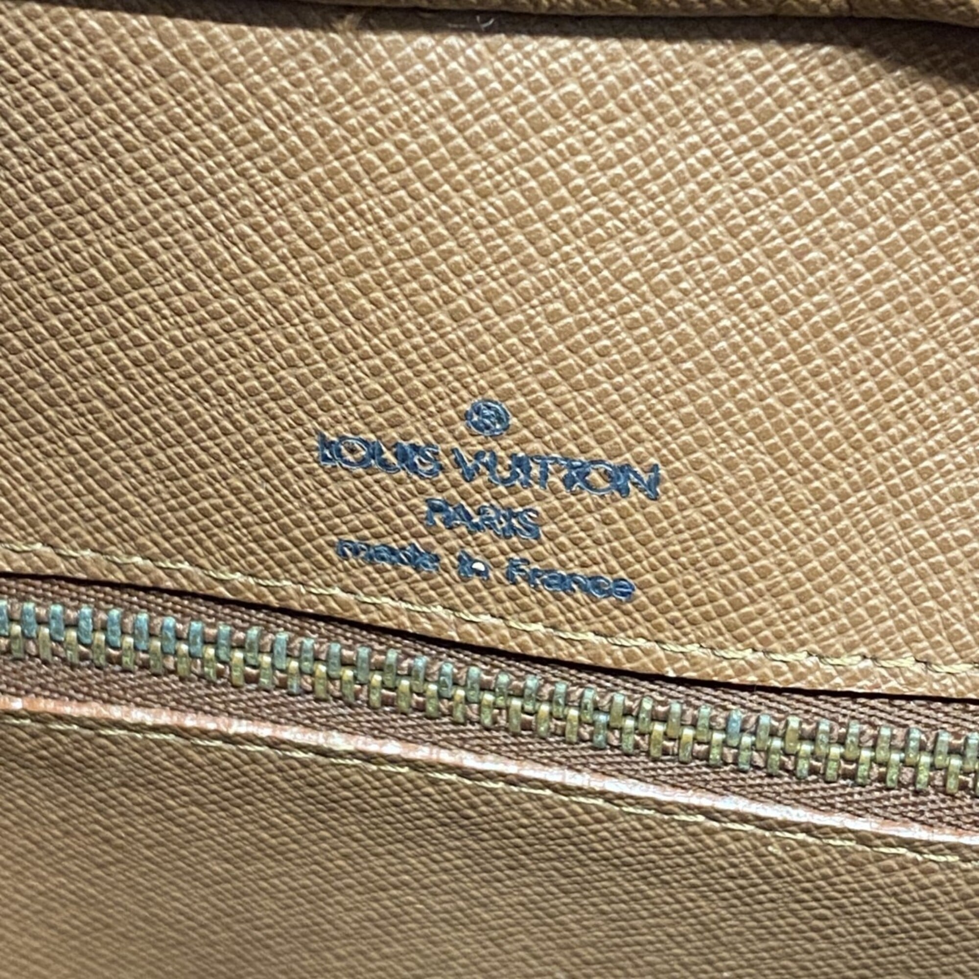 Louis Vuitton Brown Shoulder Bag (Pre-Owned)