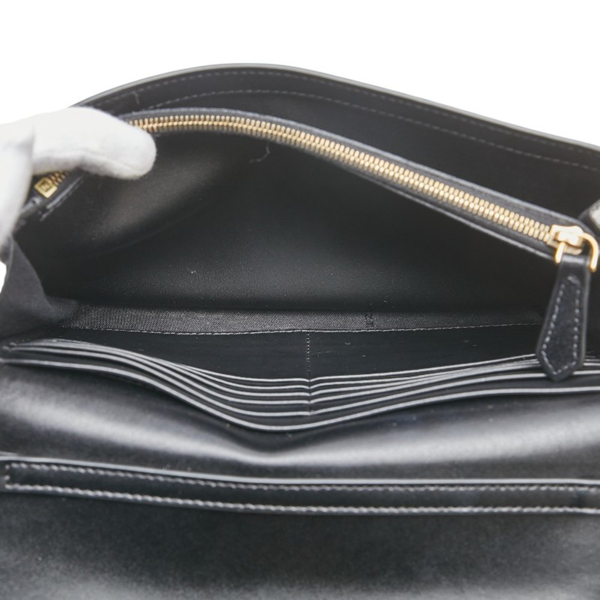 Fendi Black Leather Shoulder Bag (Pre-Owned)