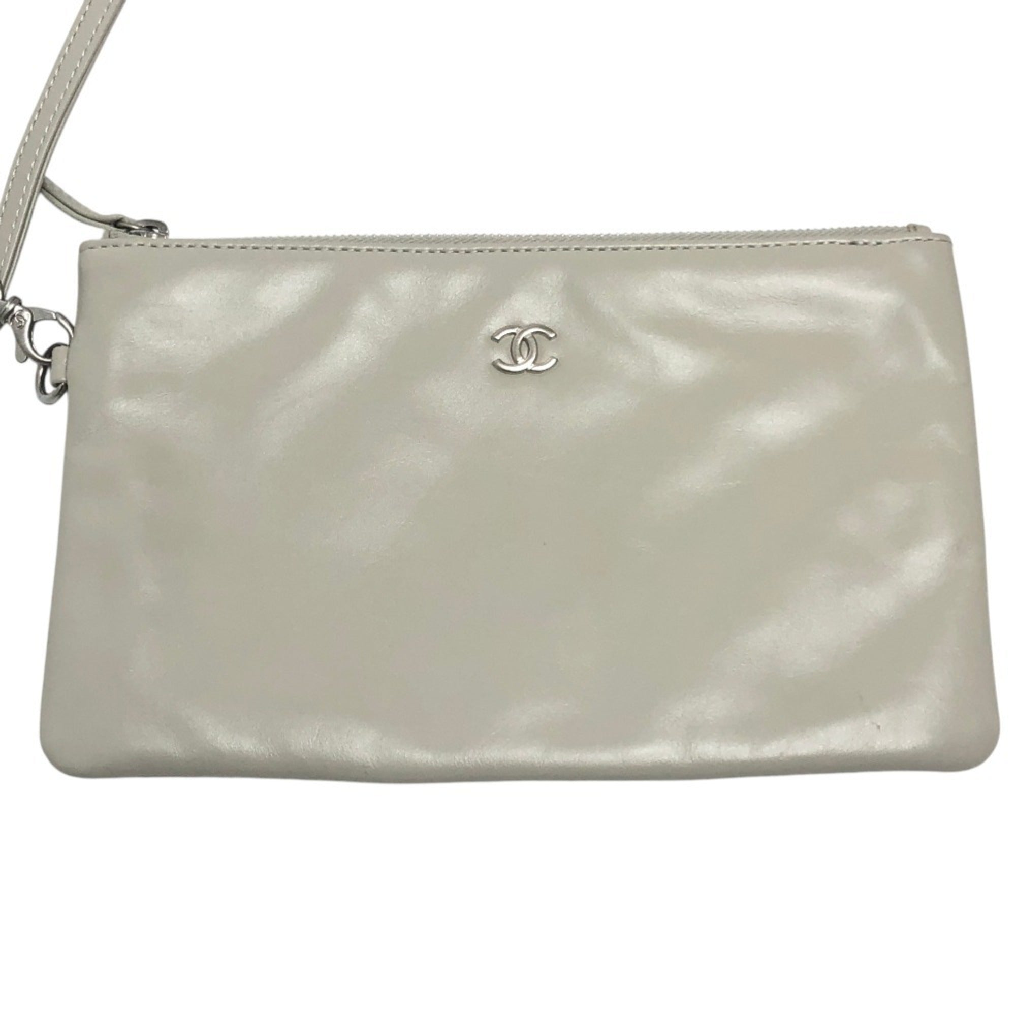 Chanel Gray Leather Shoulder Bag (Pre-Owned)