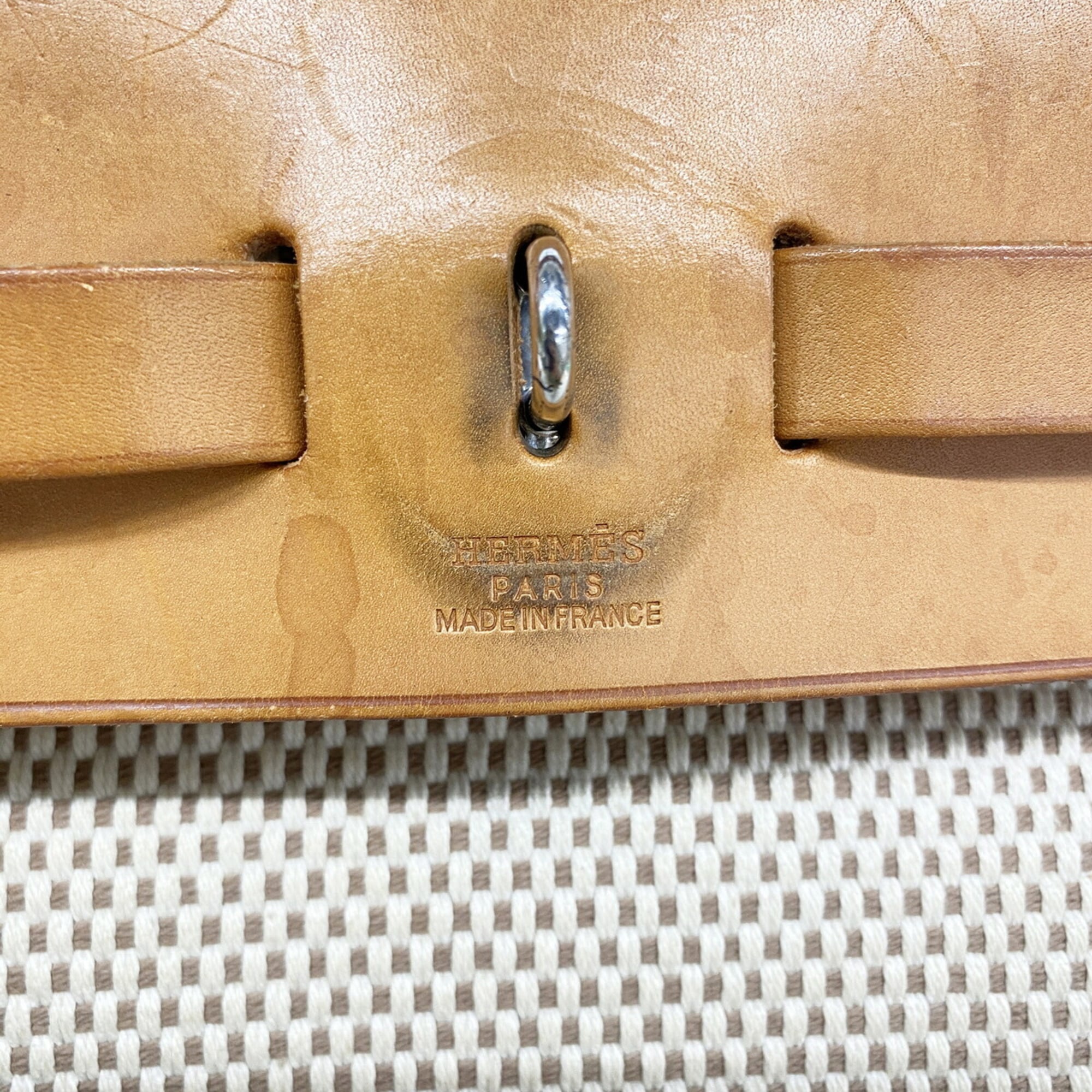 Hermes Natural Handbag (Pre-Owned)