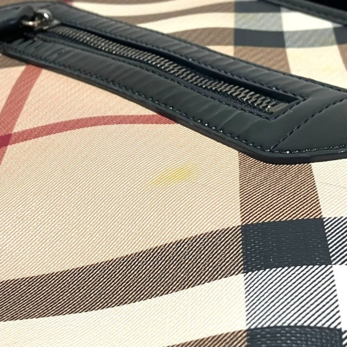 Burberry Beige Canvas Leather Shoulder Bag (Pre-Owned)