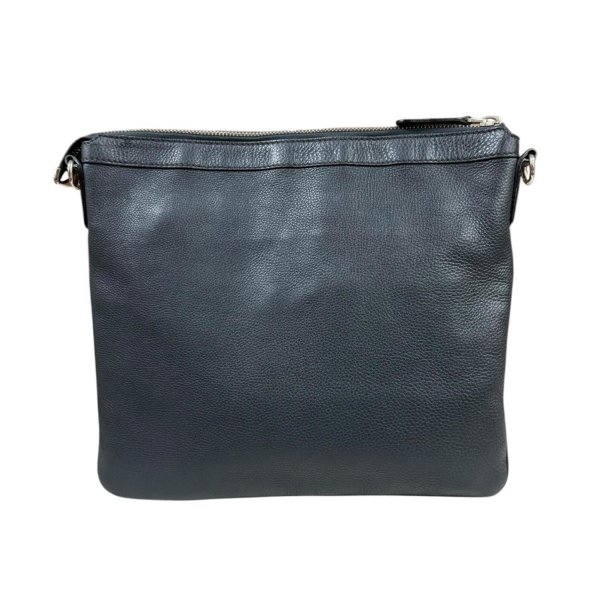 Gucci Gray Leather Shoulder Bag (Pre-Owned)