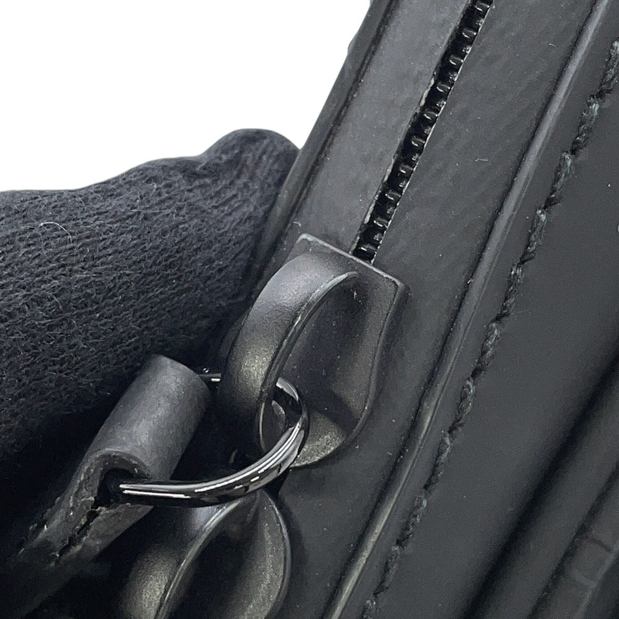 Gucci Black Rubber Canvas Shoulder Bag (Pre-Owned)