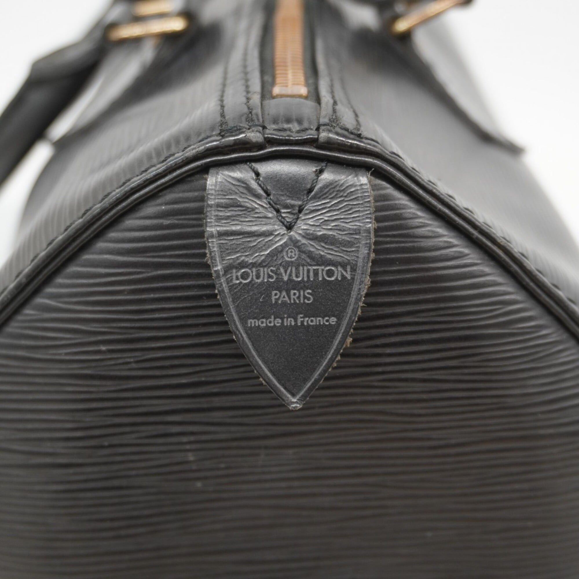 Louis Vuitton Noir Handbag (Pre-Owned)