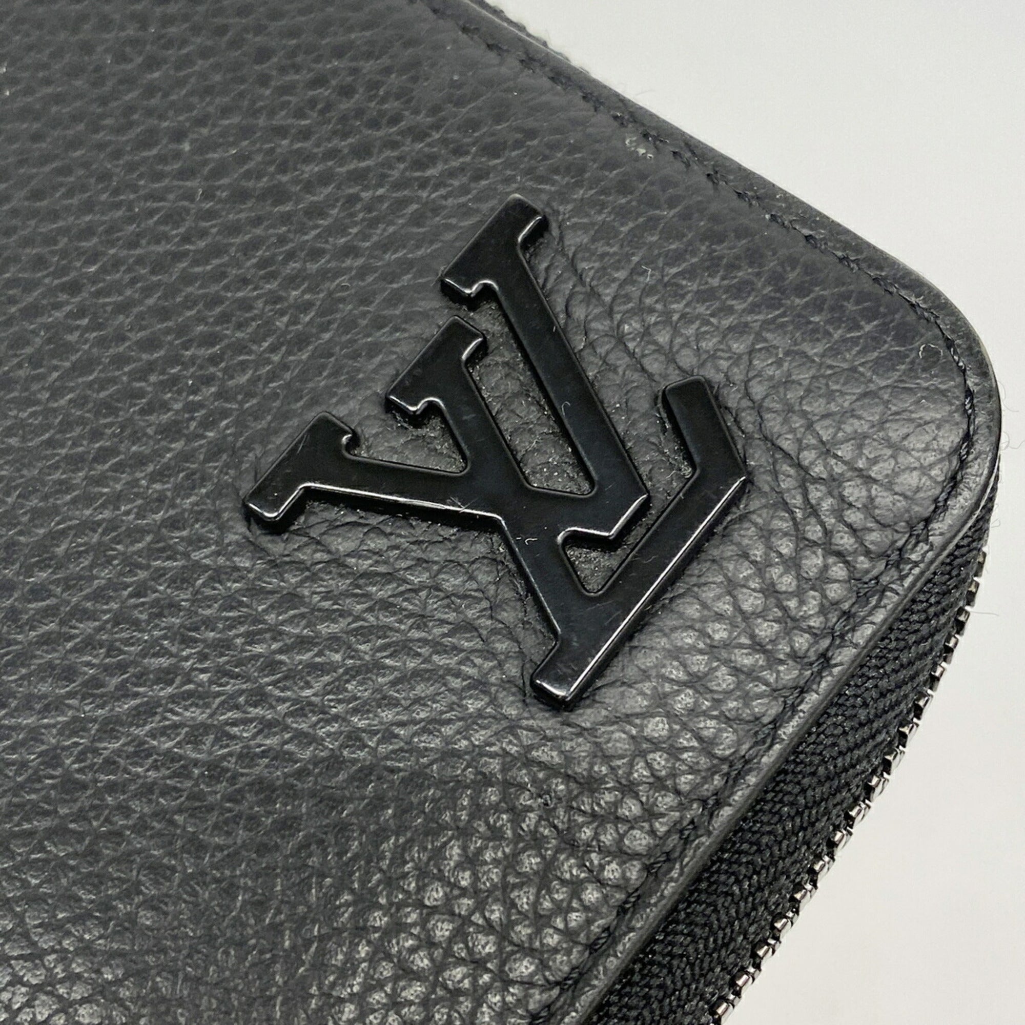 Louis Vuitton Noir Long Wallet (Bi-Fold) (Pre-Owned)