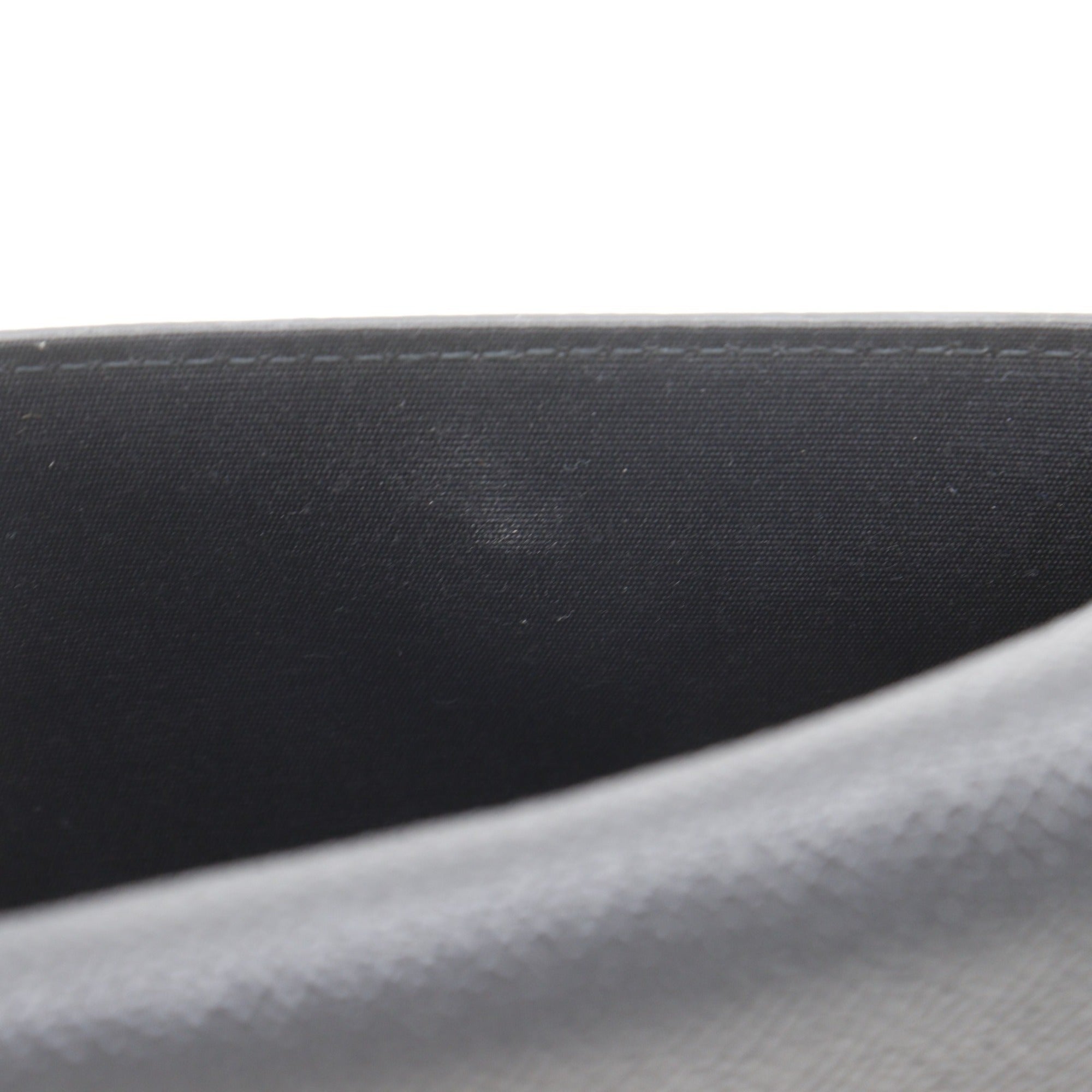 Salvatore Ferragamo Black Leather Shoulder Bag (Pre-Owned)