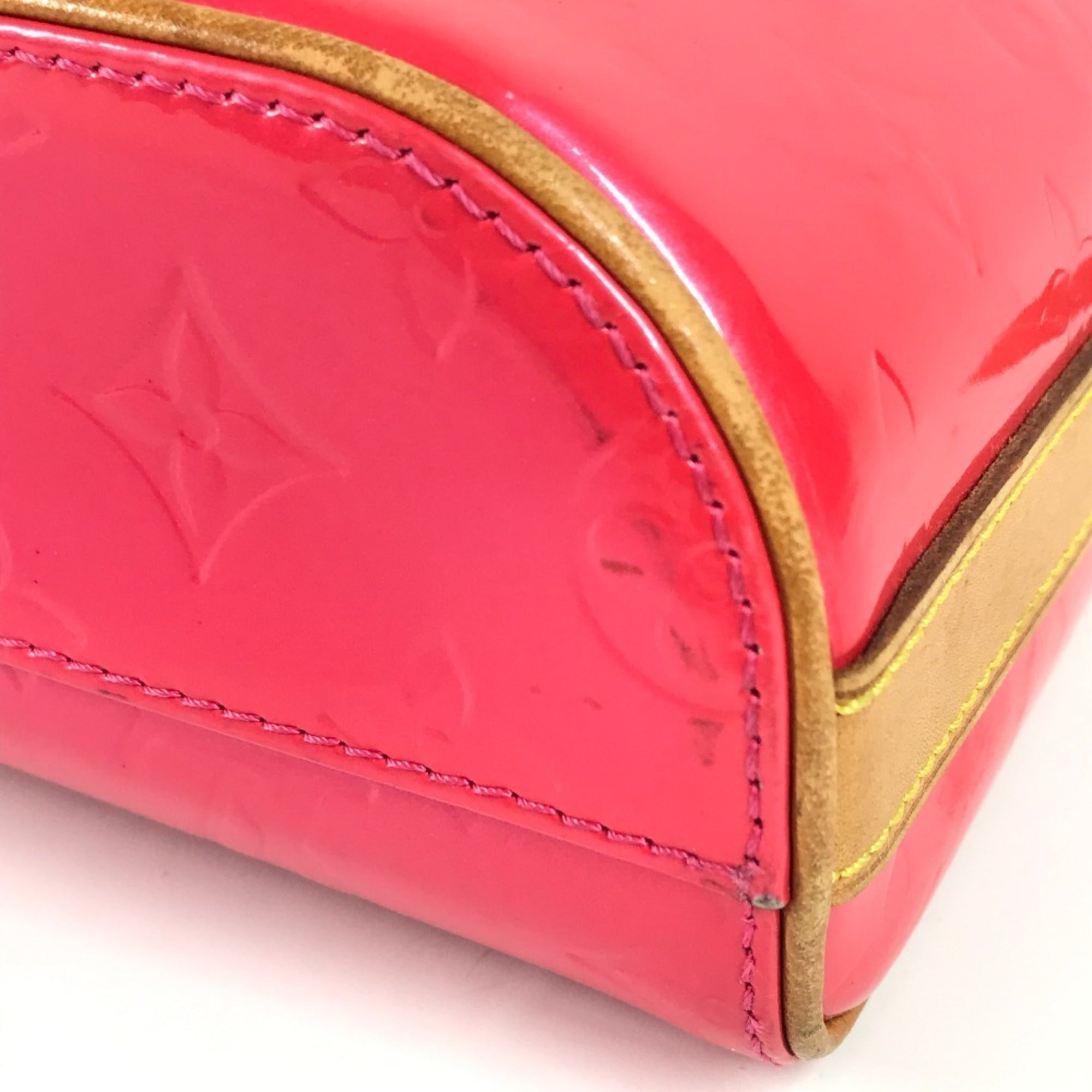 Louis Vuitton Fuchsia Pink Pink Monogram Vernis Pochette Shoulder Bag (Pre-Owned)