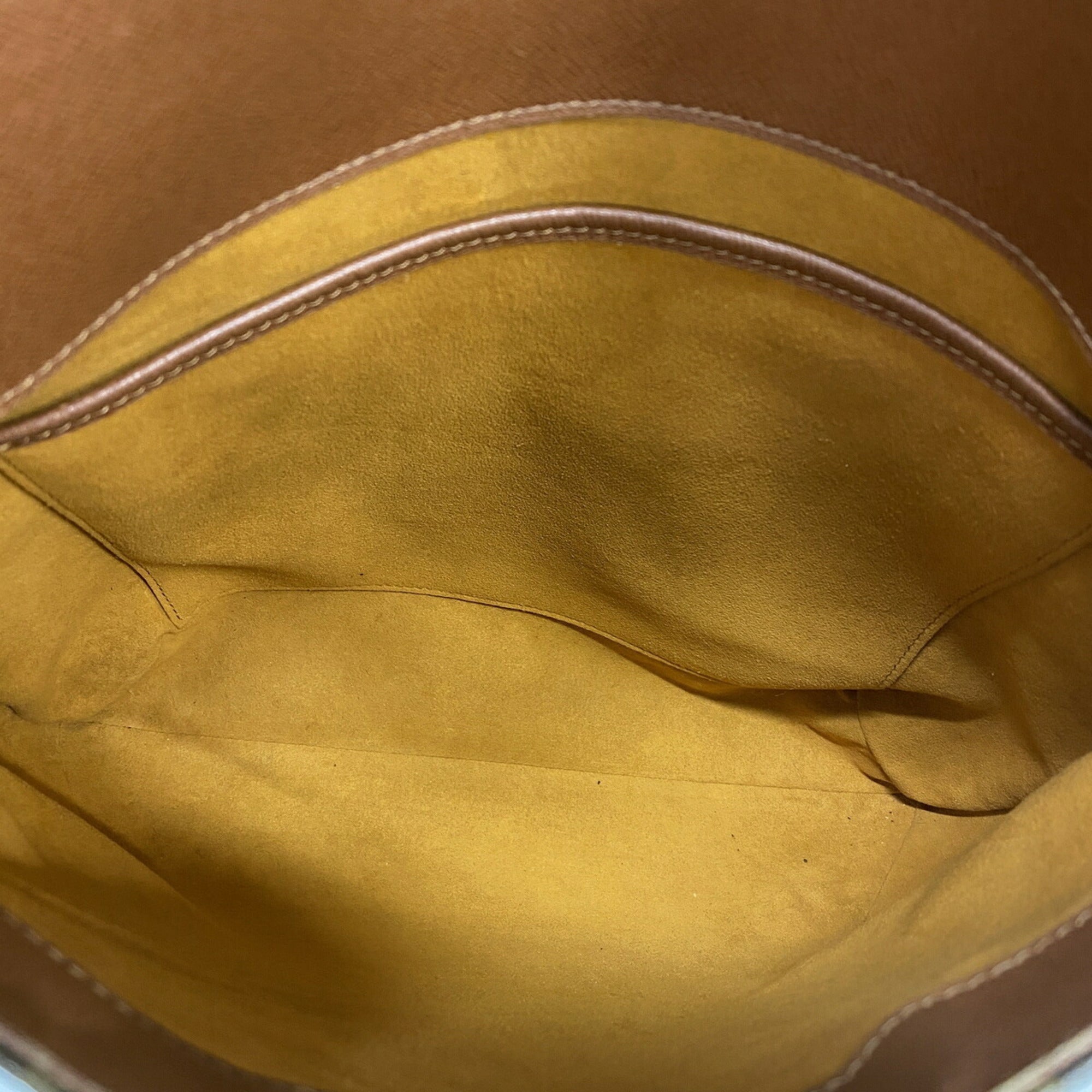 Louis Vuitton Brown Shoulder Bag (Pre-Owned)