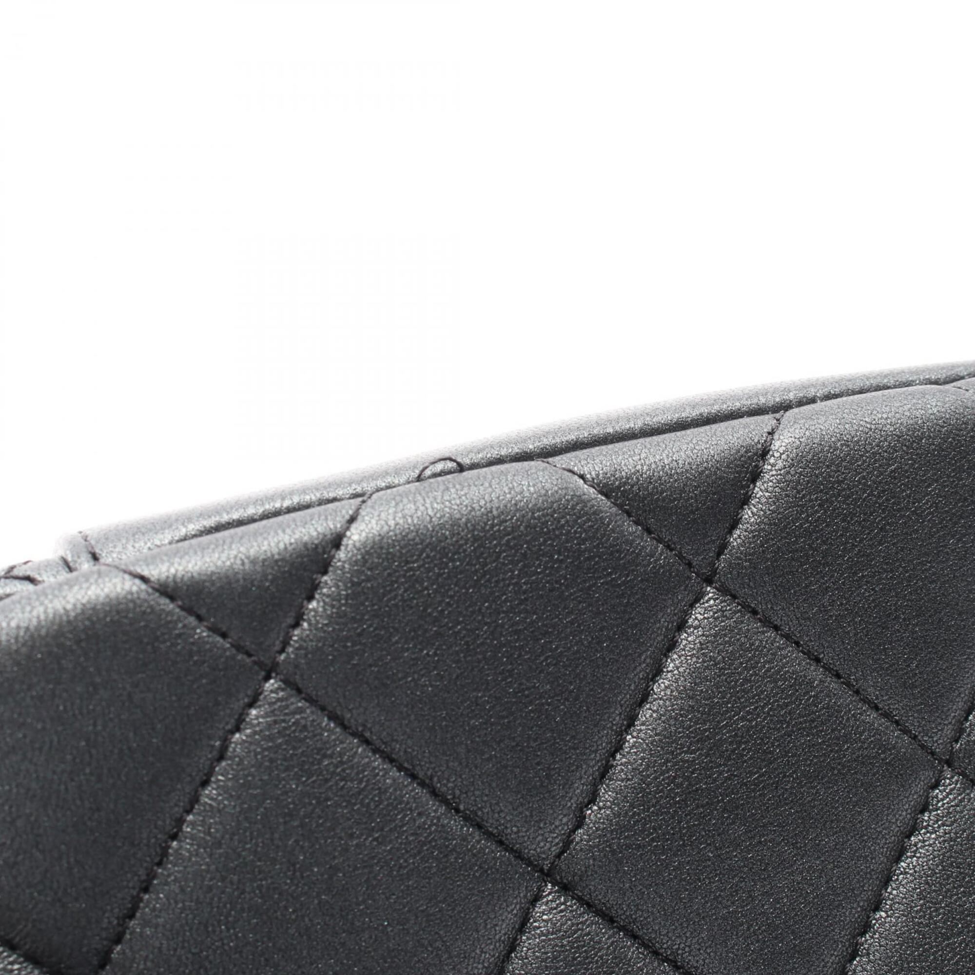 Chanel Gray Leather Handbag Shoulder Bag (Pre-Owned)