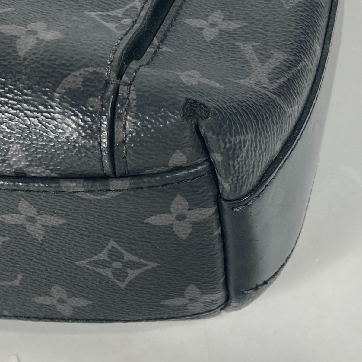 Louis Vuitton Black Monogram Eclipse Messenger Bag Shoulder Bag (Pre-Owned)