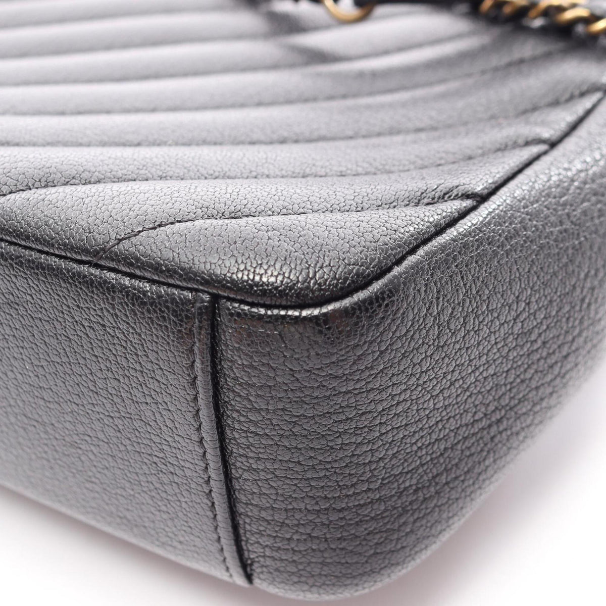 Chanel Black Leather Handbag Shoulder Bag (Pre-Owned)