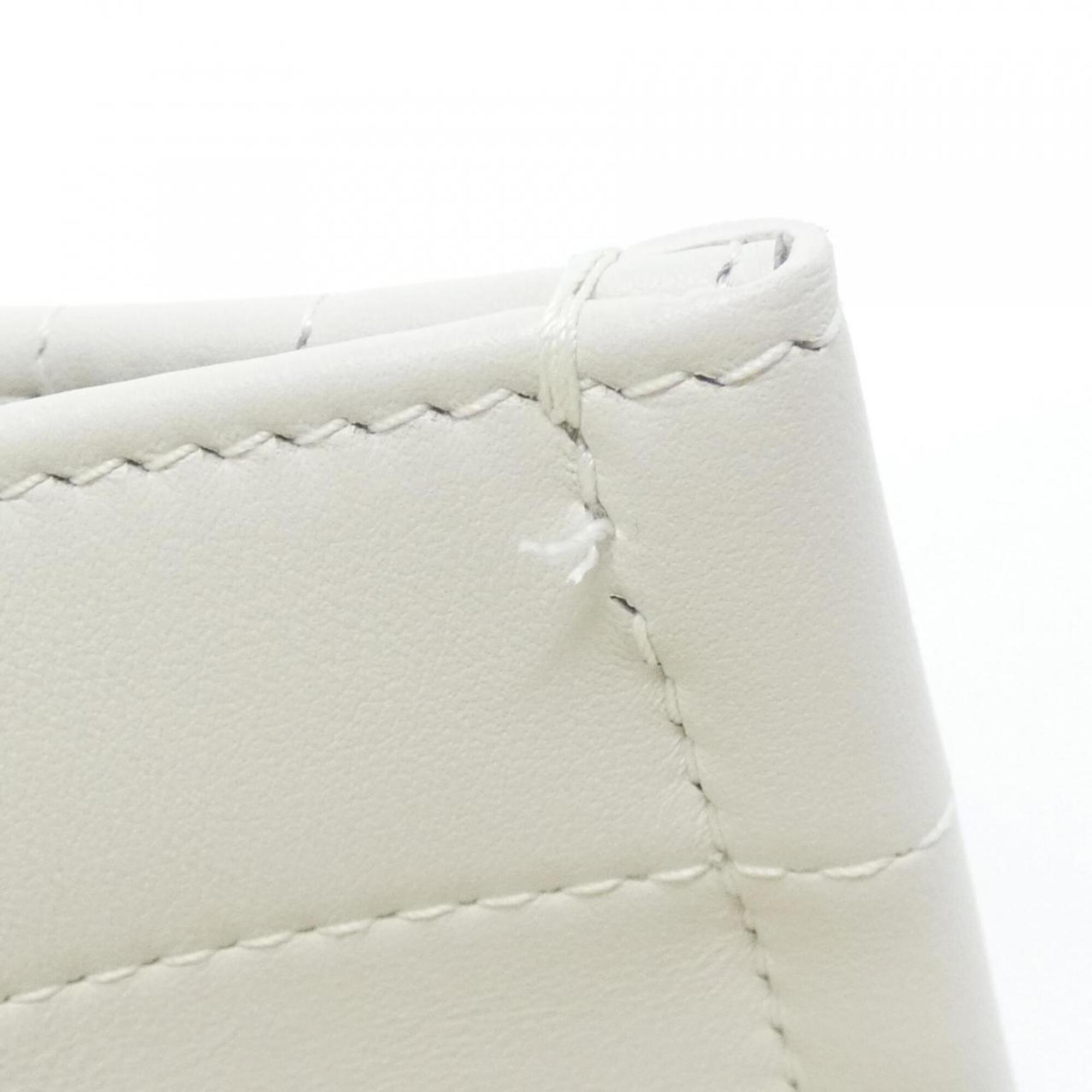 Christian Dior White Leather Handbag (Pre-Owned)