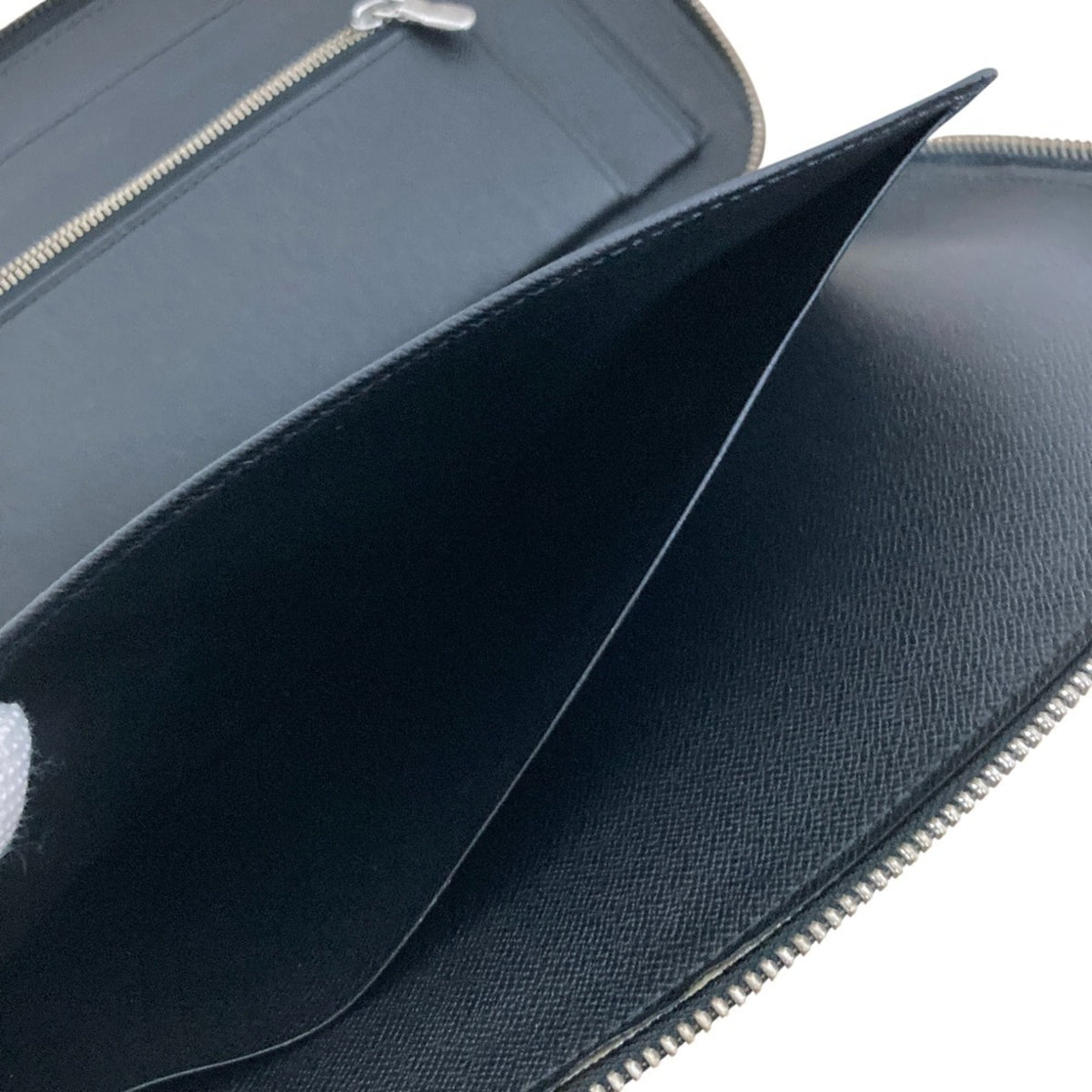 Louis Vuitton Ardoise Black Taiga Leather Long Wallet (Bi-Fold) (Pre-Owned)