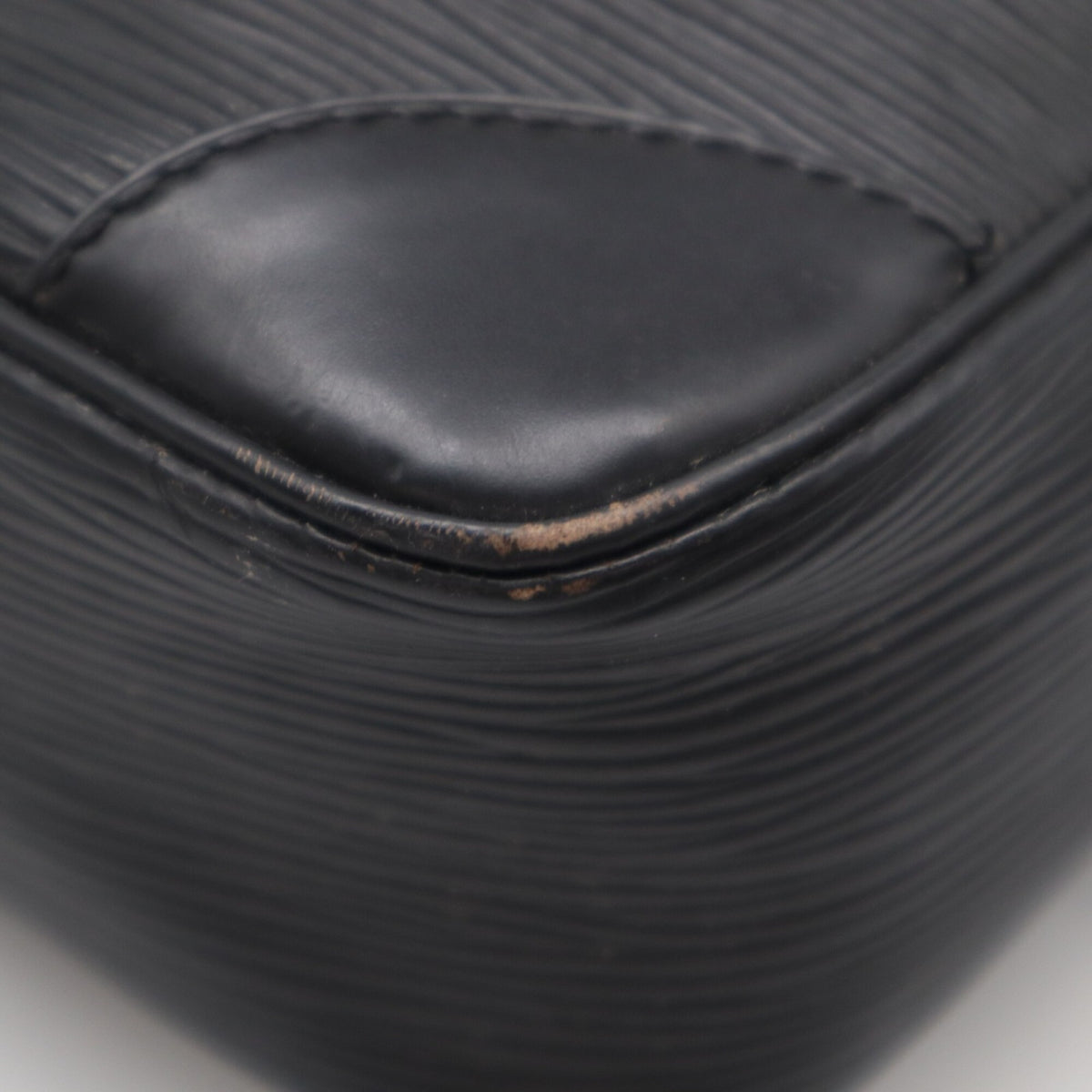 Louis Vuitton Epi Black Noir Leather Shoulder Bag (Pre-Owned)