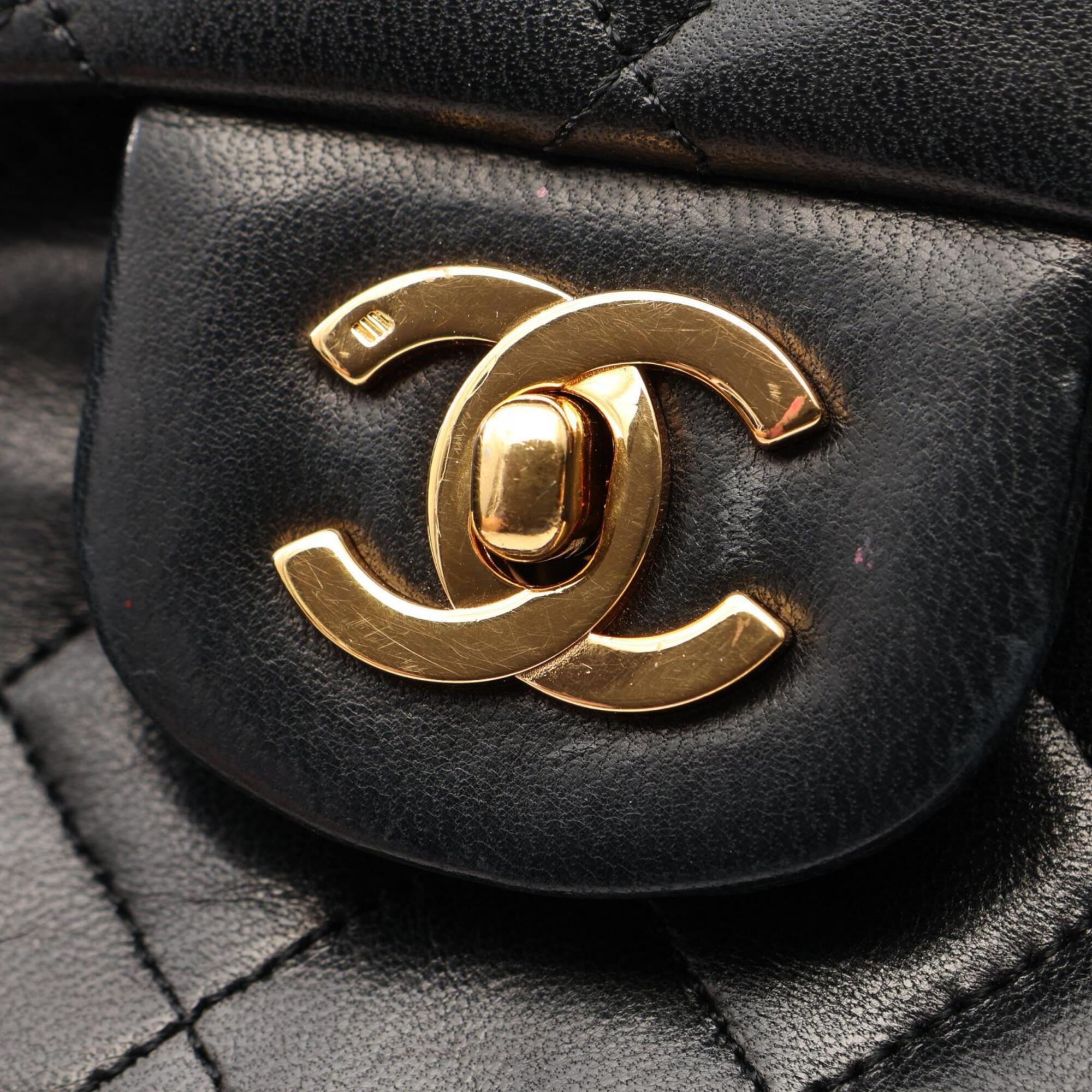 Chanel Black Leather Handbag Shoulder Bag (Pre-Owned)