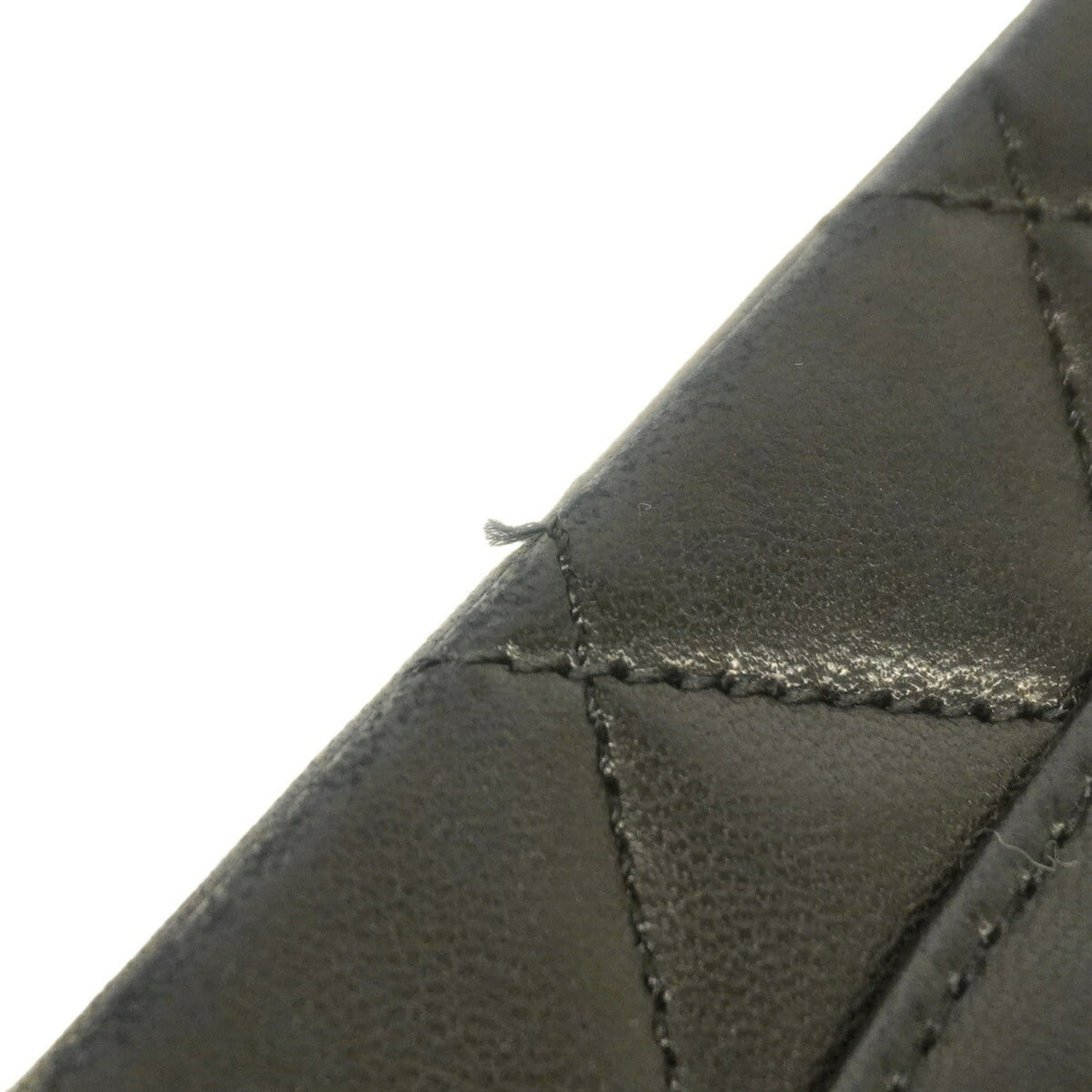 Chanel Black Leather Shoulder Bag (Pre-Owned)