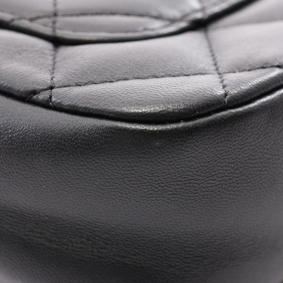 Chanel Black Leather Handbag Shoulder Bag (Pre-Owned)