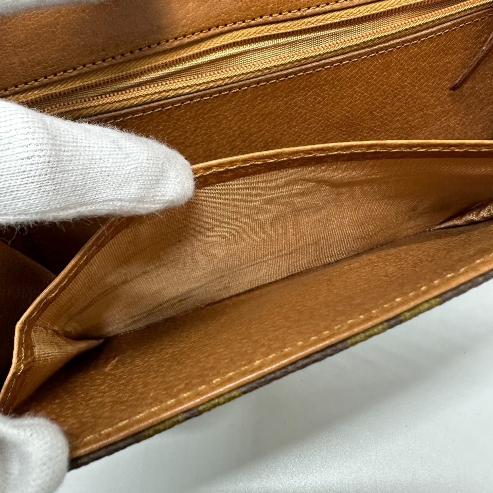 Louis Vuitton Brown Monogram Clutch Bag Pochette (Pre-Owned)