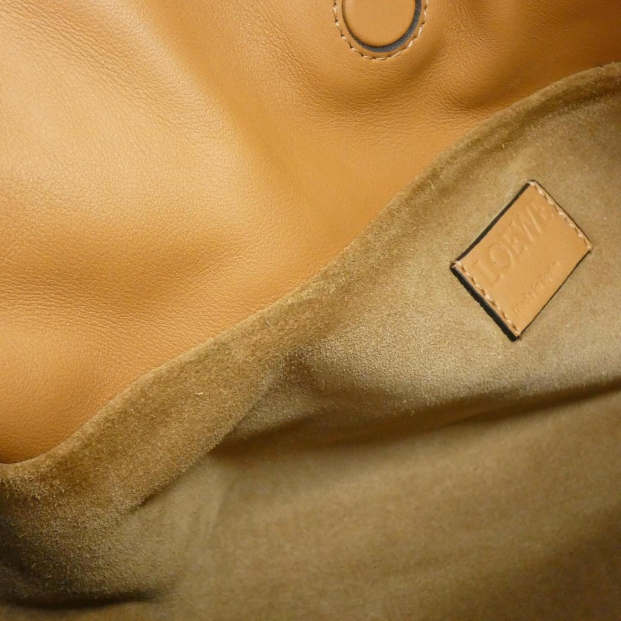 Loewe Beige Leather Handbag (Pre-Owned)