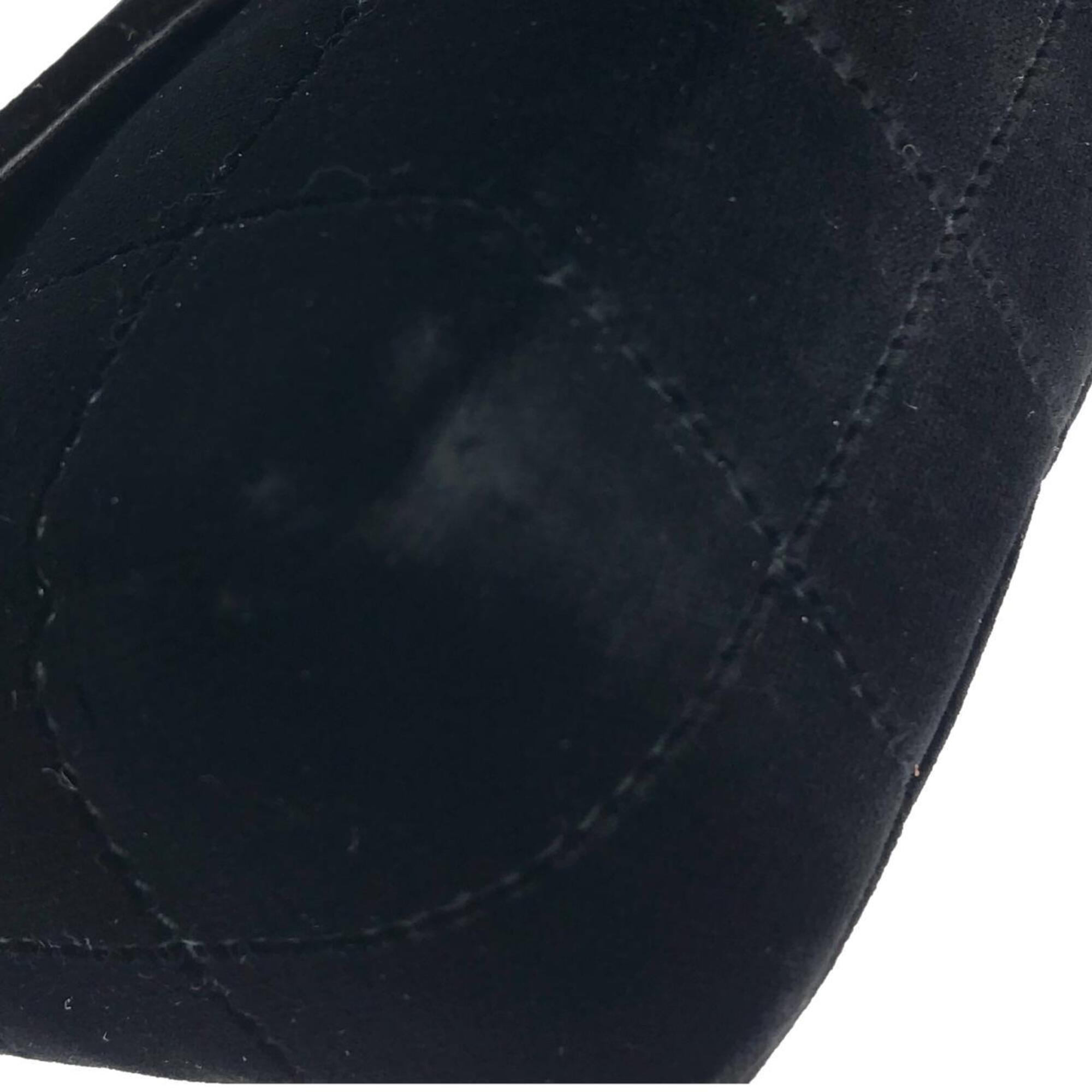 Chanel Black Shoulder Bag (Pre-Owned)