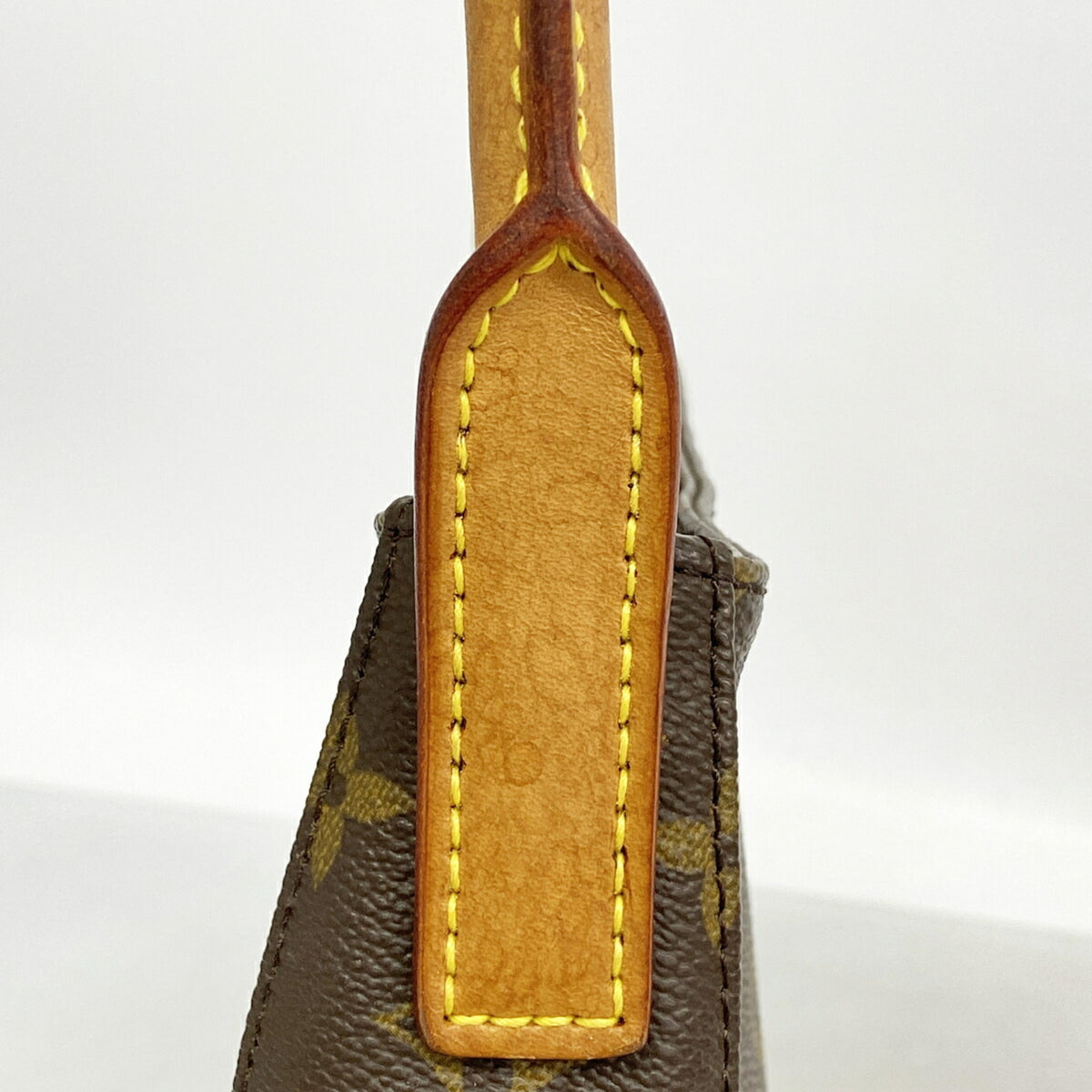 Louis Vuitton Brown Shoulder Bag (Pre-Owned)