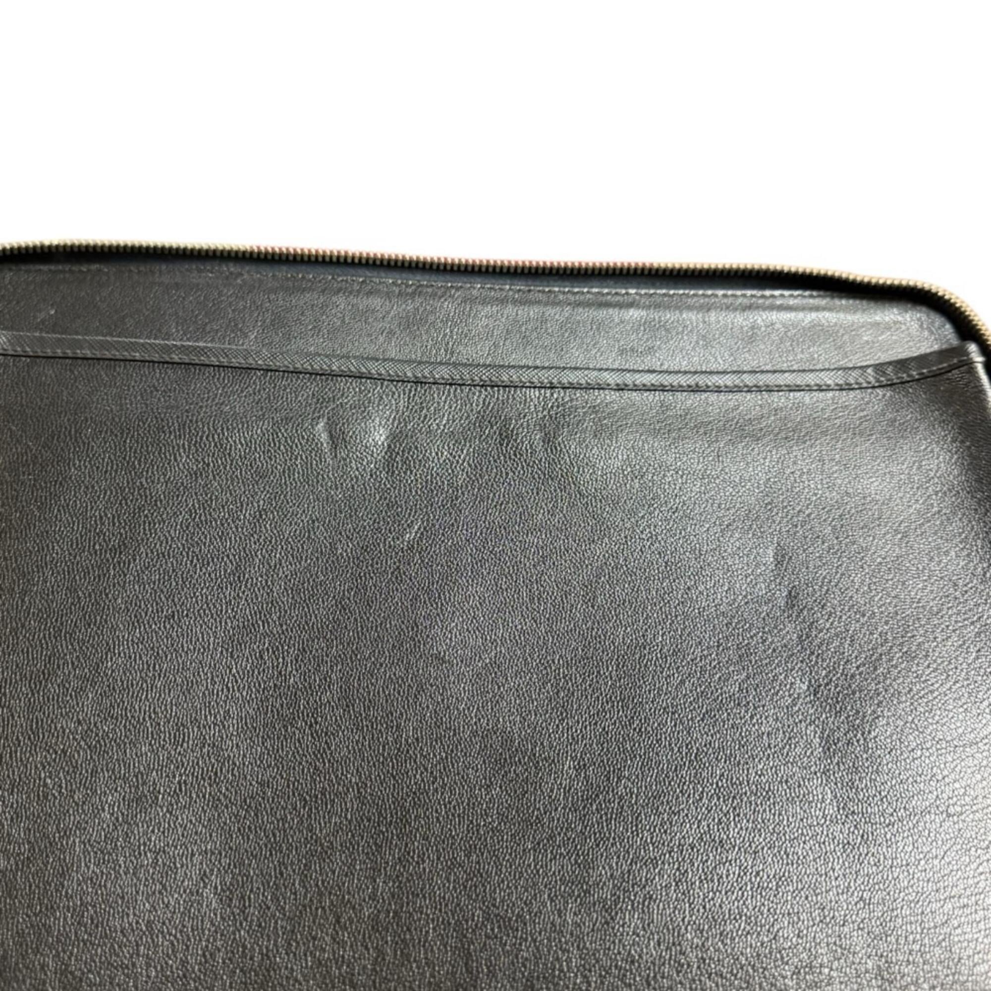 Prada Navy Leather Clutch Bag (Pre-Owned)