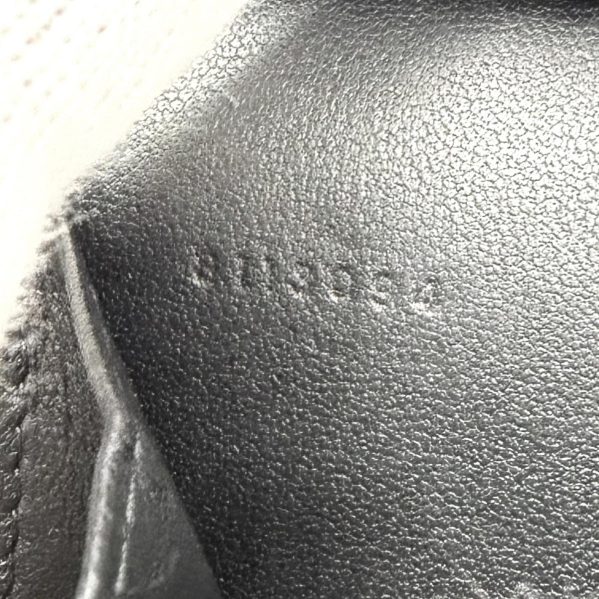 Burberry Black Leather Wallet (Bi-Fold) (Pre-Owned)