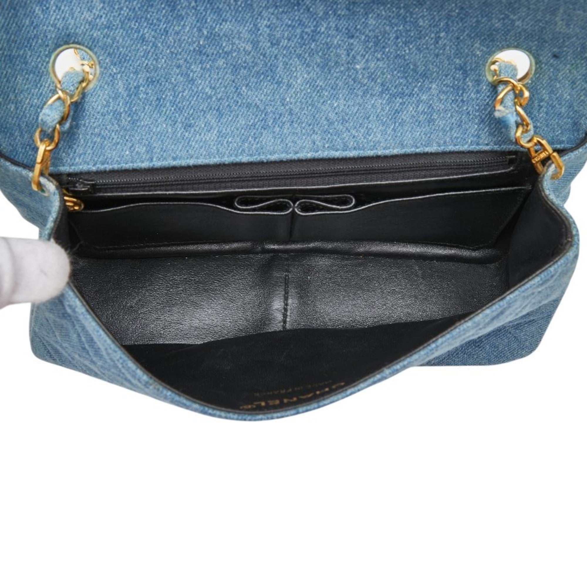 Chanel Blue Denim Shoulder Bag (Pre-Owned)