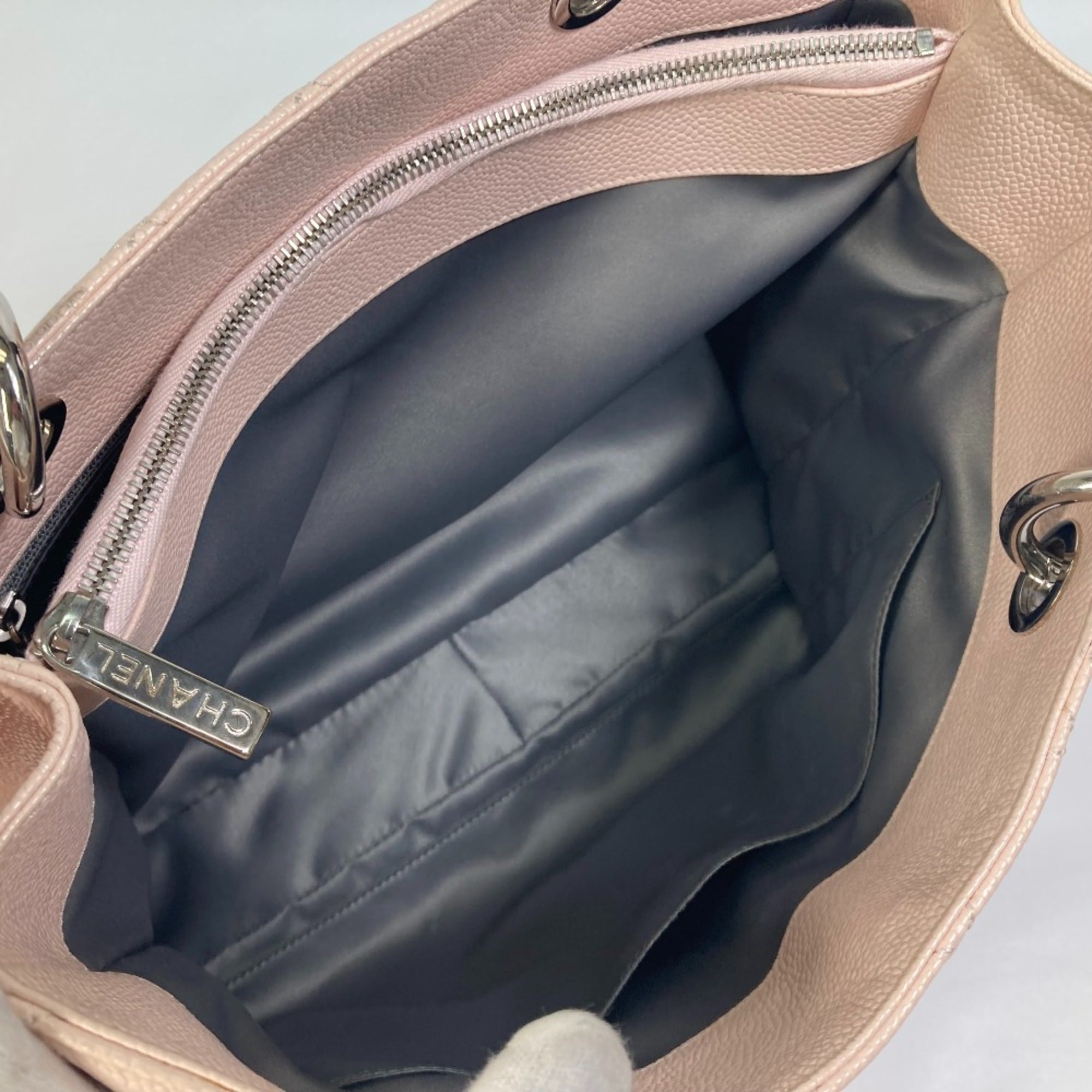 Chanel Pink Leather Tote Bag (Pre-Owned)