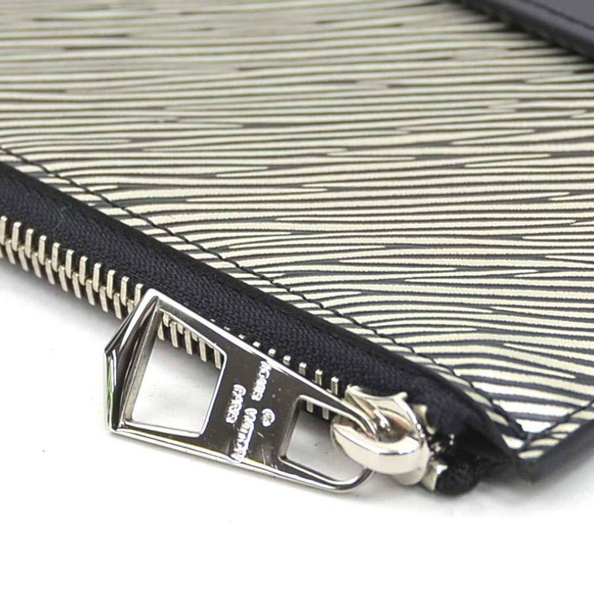 Louis Vuitton Black Silver Epi Leather Clutch Bag Pochette (Pre-Owned)