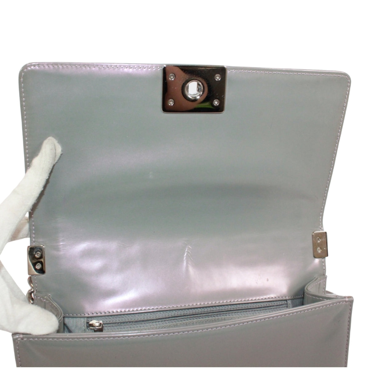 Chanel Metallic Gray Patent Leather Shoulder Bag (Pre-Owned)