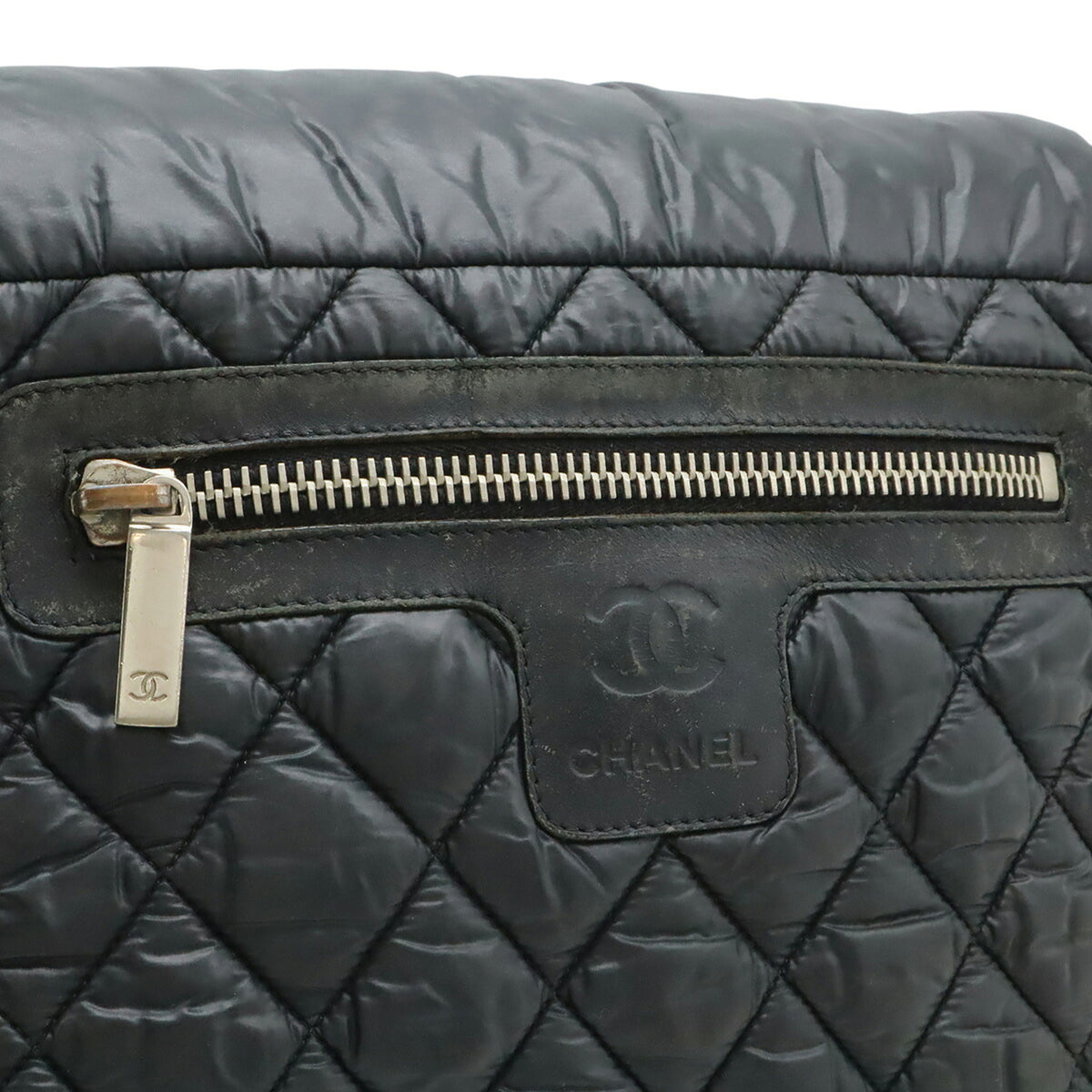 Chanel Black Nylon Shoulder Bag (Pre-Owned)