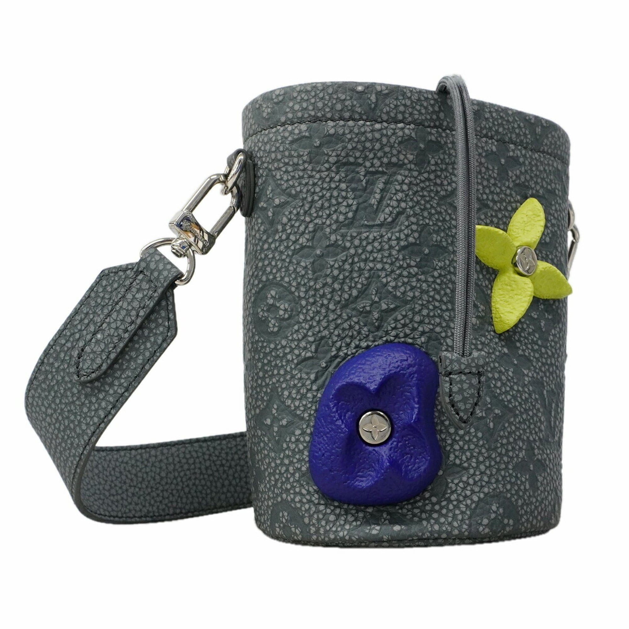 Louis Vuitton Gray Shoulder Bag (Pre-Owned)