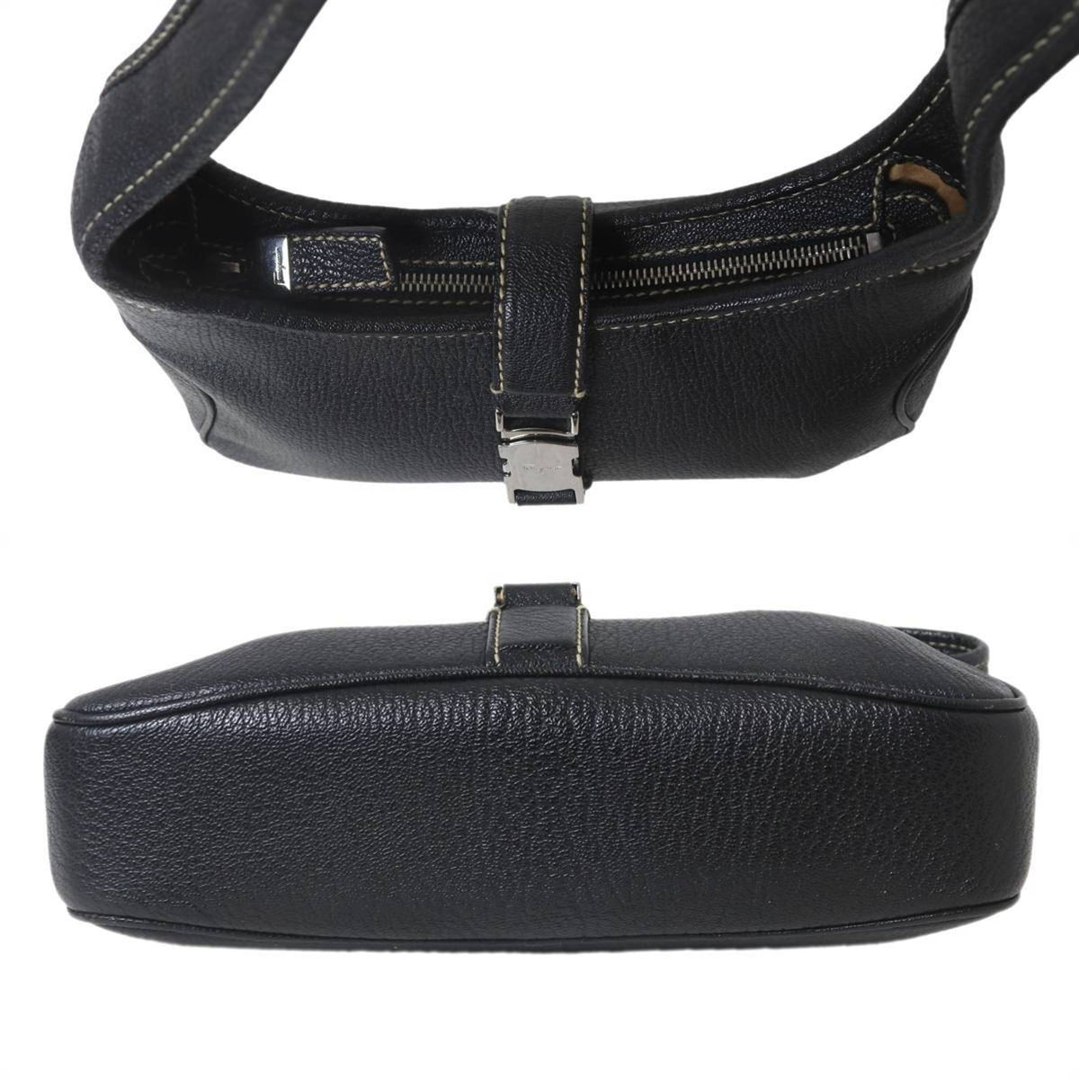 Salvatore Ferragamo Black Leather Shoulder Bag (Pre-Owned)