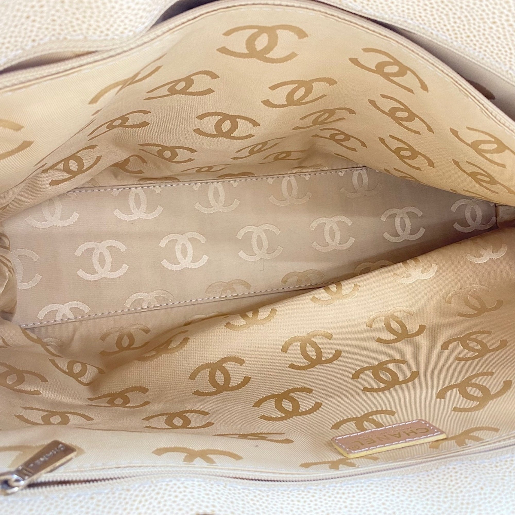 Chanel Beige Tote Bag (Pre-Owned)