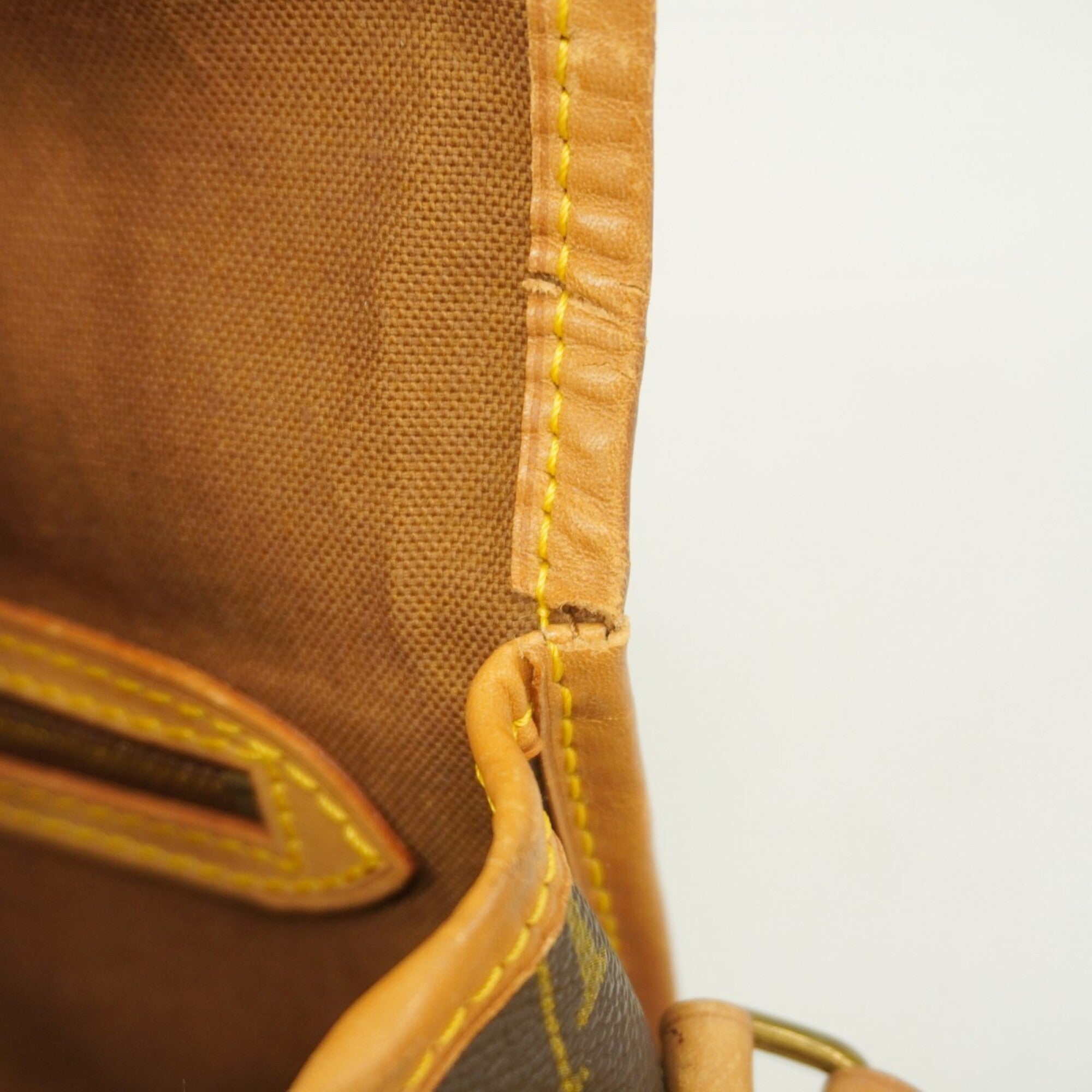 Louis Vuitton Brown Shoulder Bag (Pre-Owned)