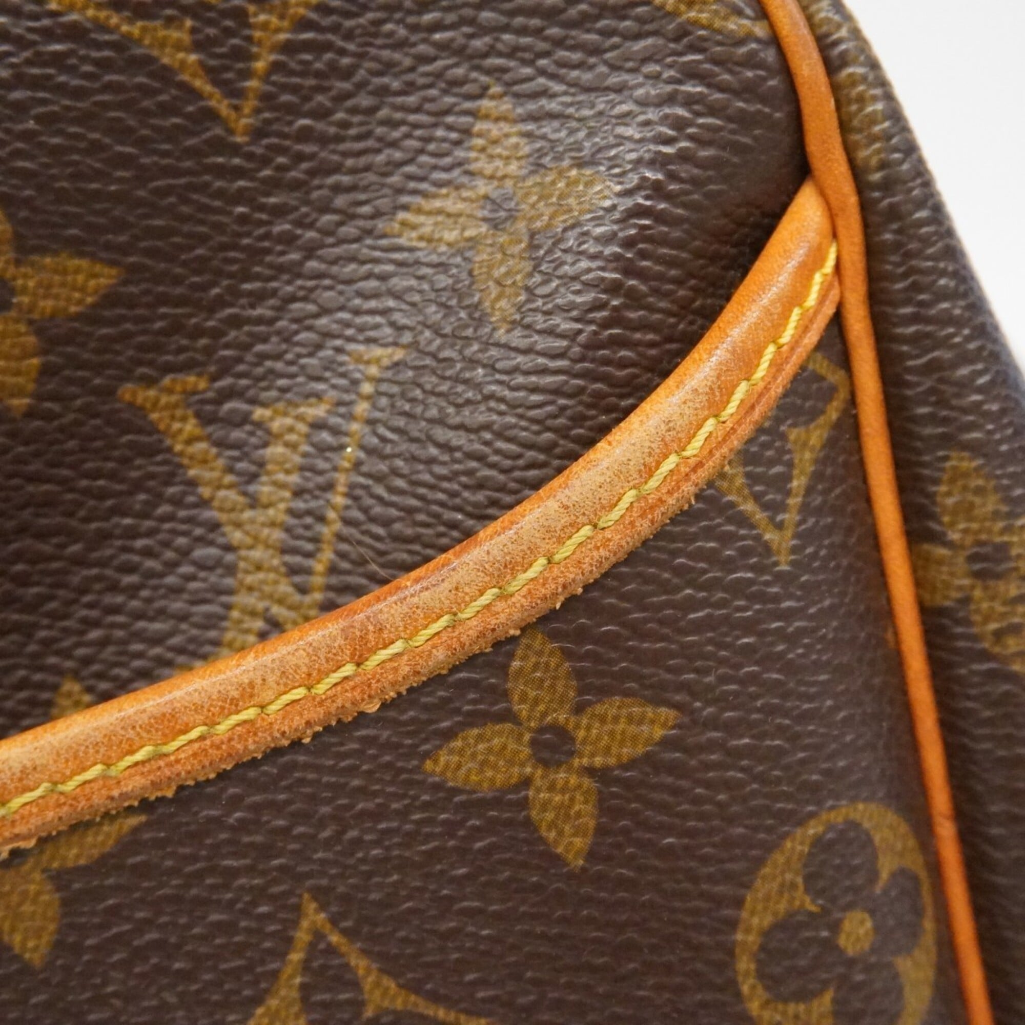 Louis Vuitton Brown Handbag (Pre-Owned)