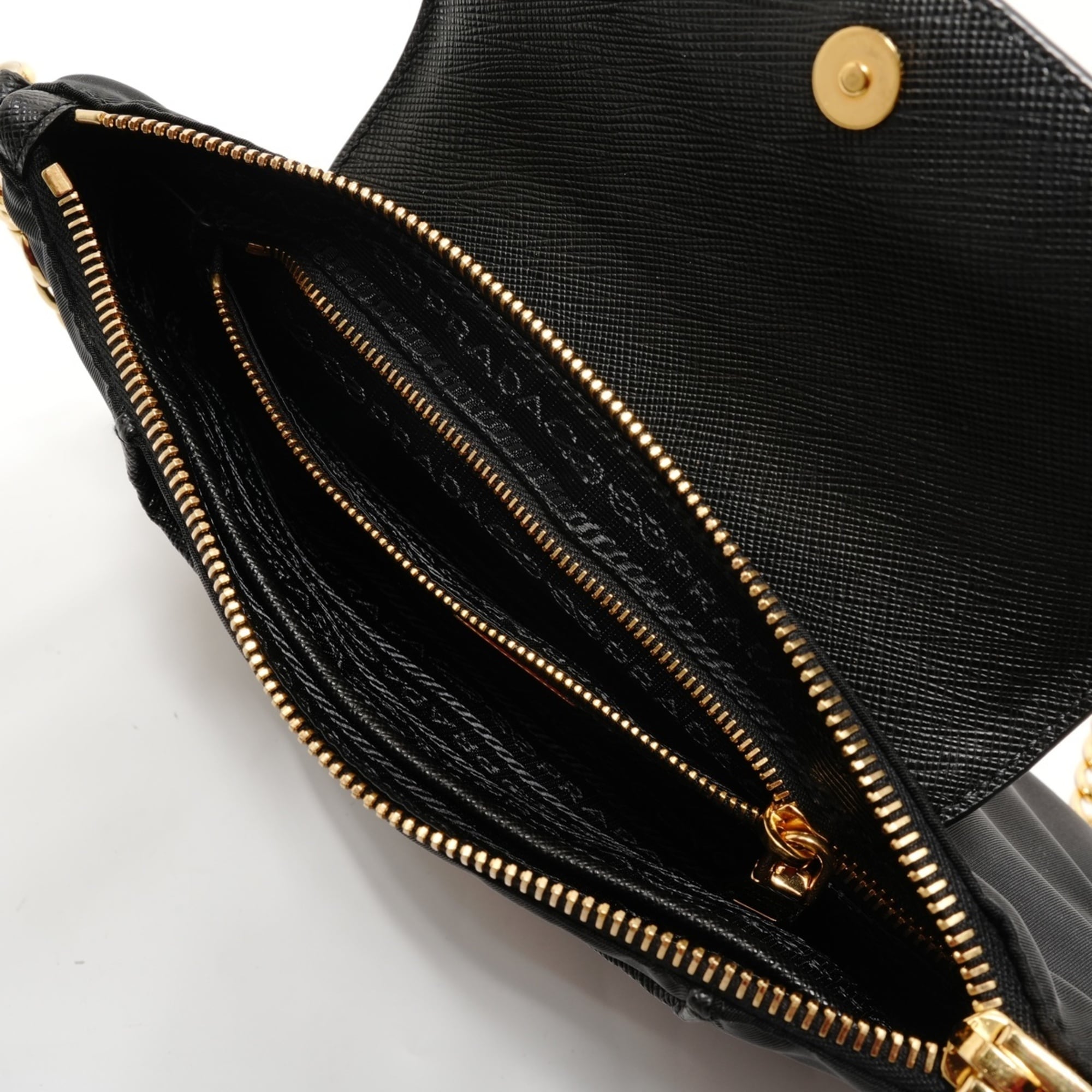 Prada Black Nylon Shoulder Bag (Pre-Owned)