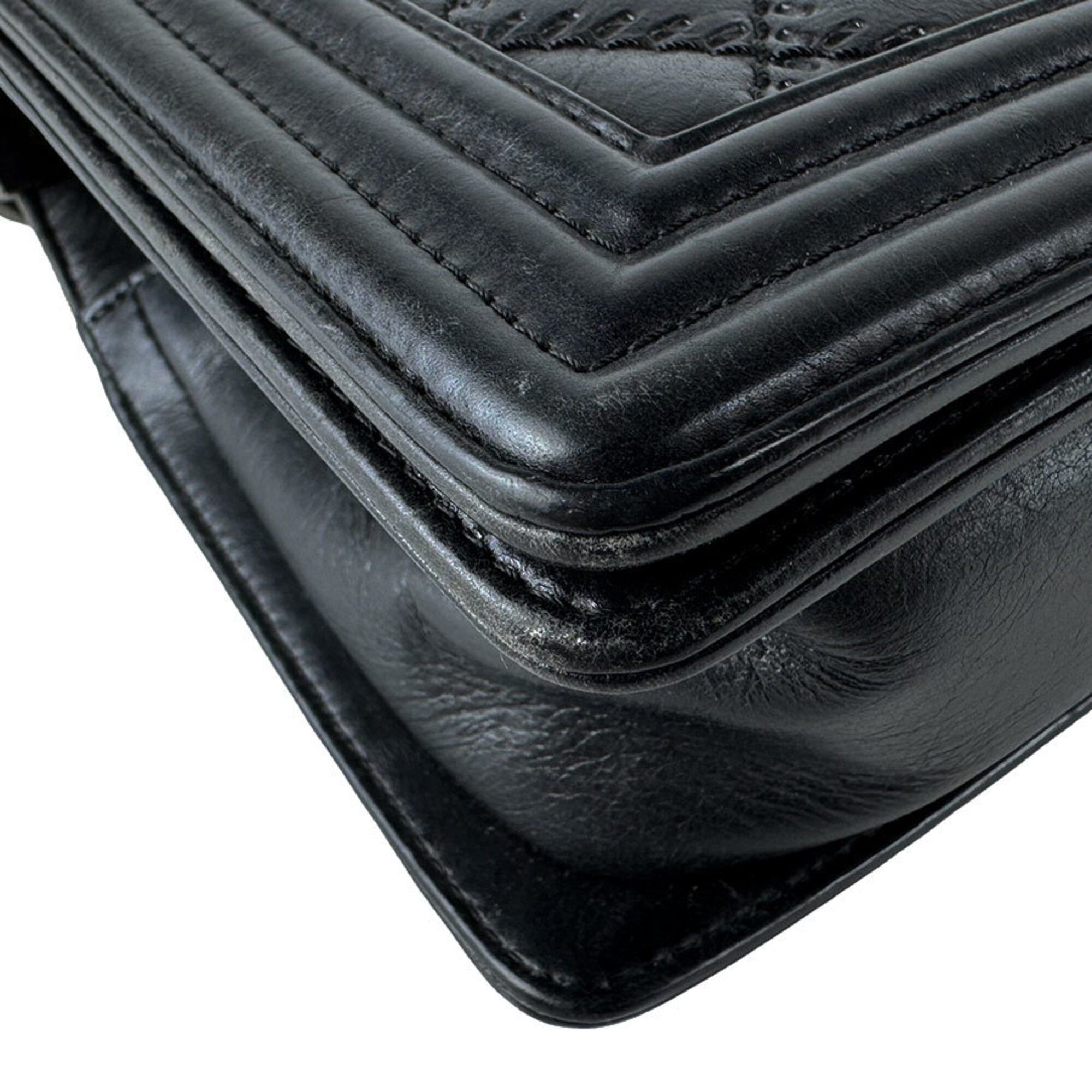 Chanel Black Leather Shoulder Bag (Pre-Owned)