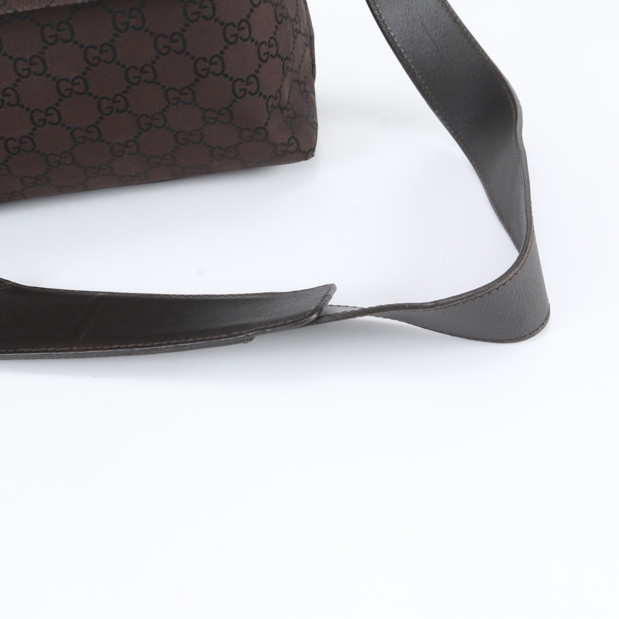 Gucci Brown Leather Nylon Messenger Bag Shoulder Bag (Pre-Owned)