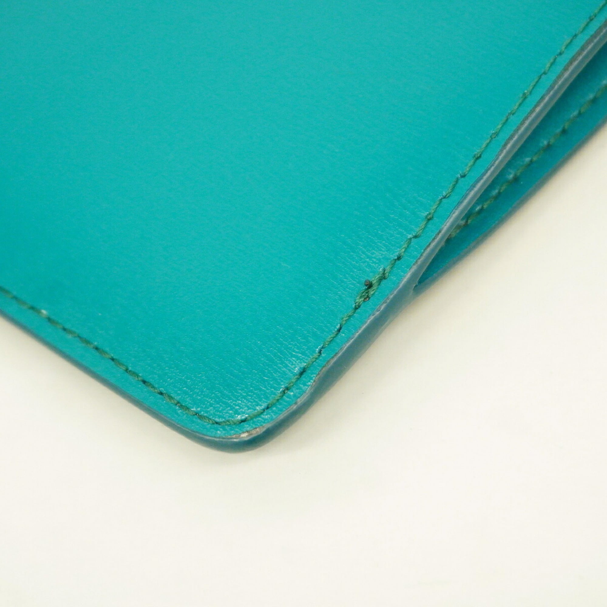 Salvatore Ferragamo Green Leather Clutch Bag (Pre-Owned)