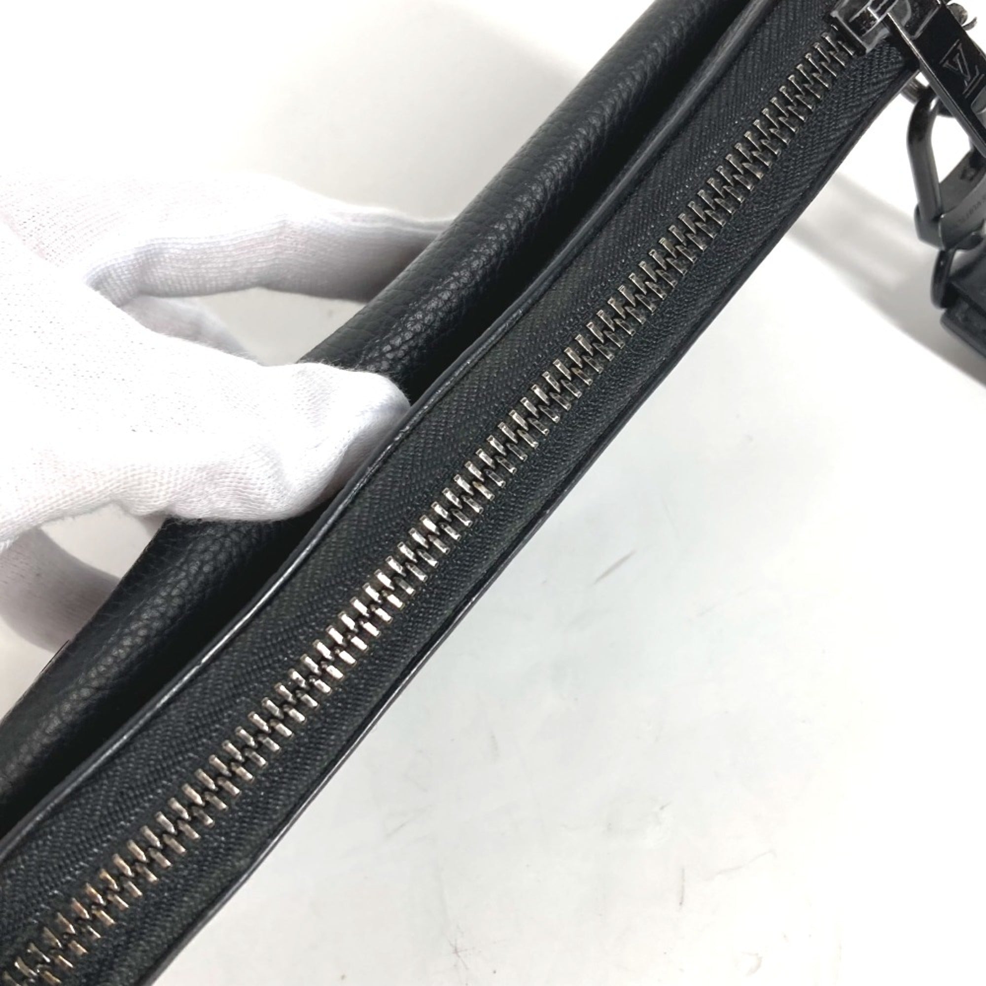 Louis Vuitton Black Leather Long Wallet (Bi-Fold) (Pre-Owned)
