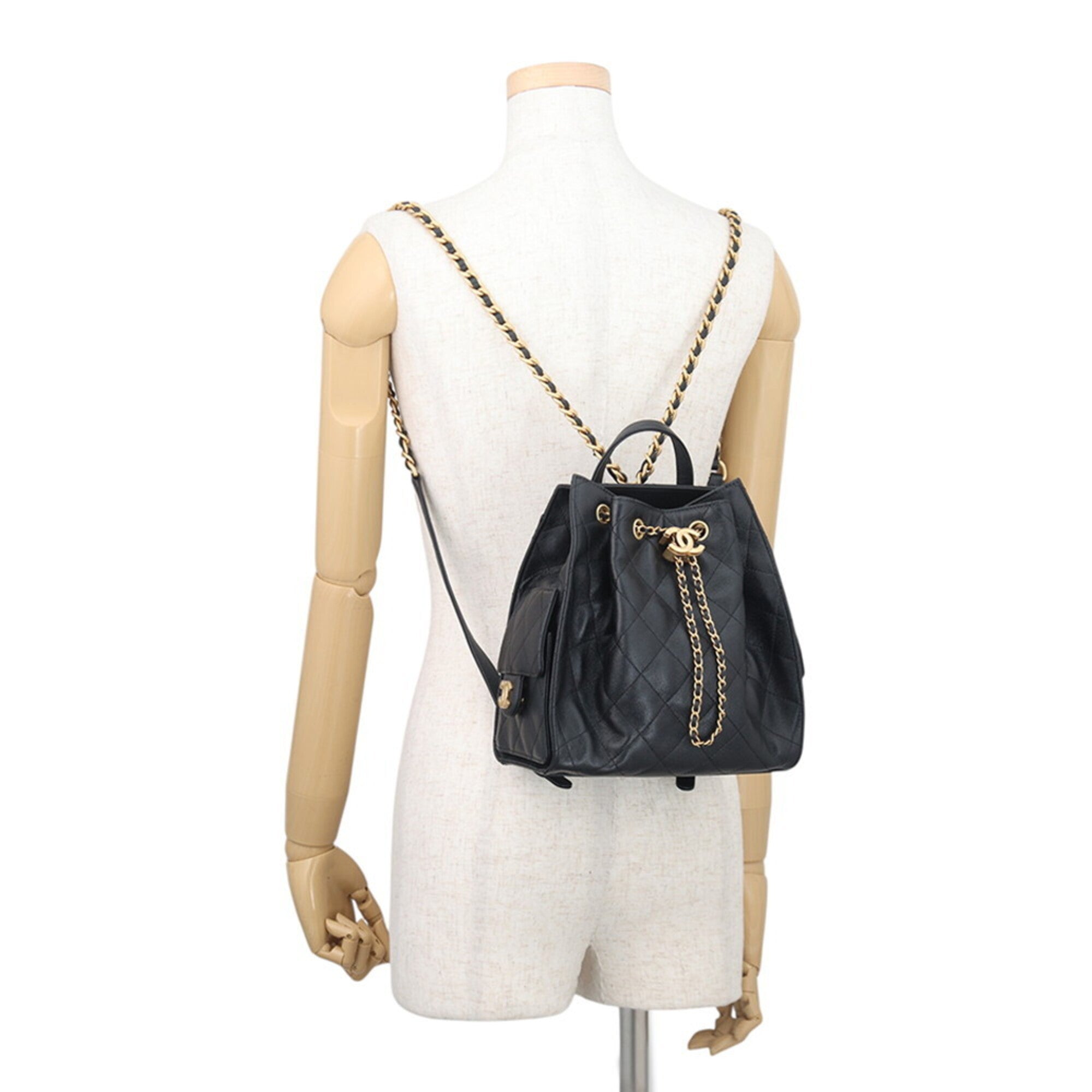 Chanel Black Grained Calfskin Handbag (Pre-Owned)